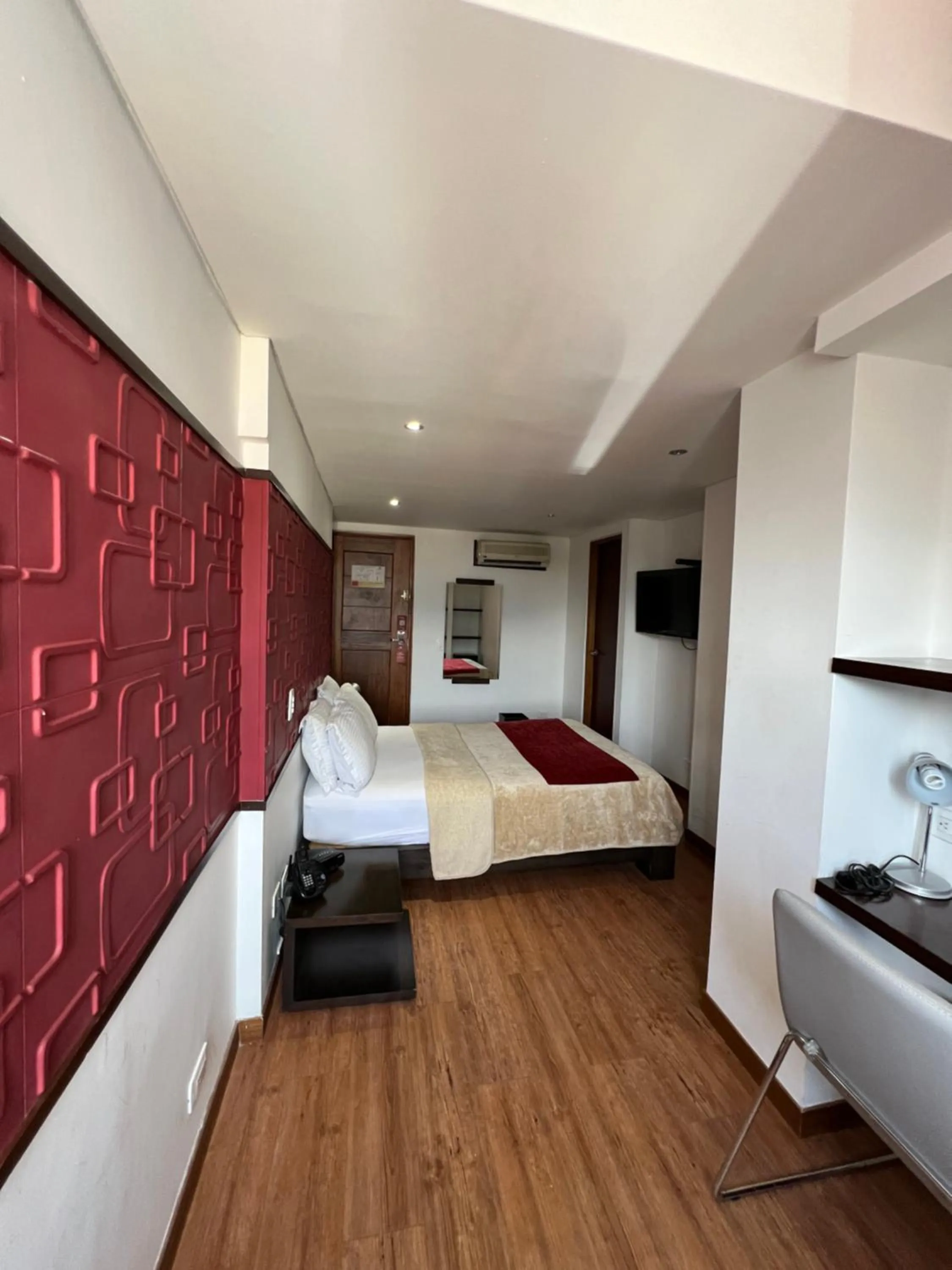 Photo of the whole room, Bed in Hotel Florencia Plaza