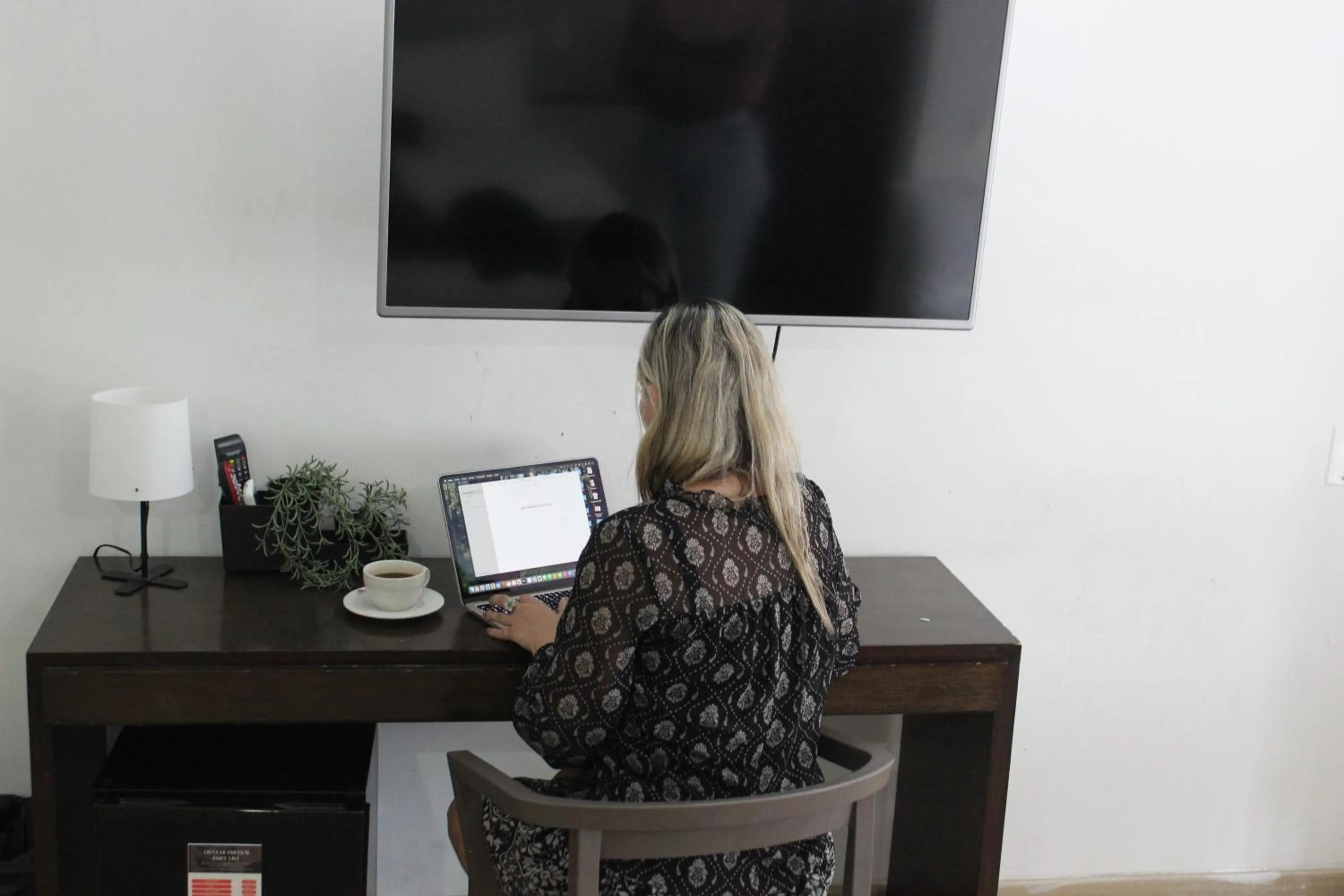 furniture in Hotel Florencia Plaza