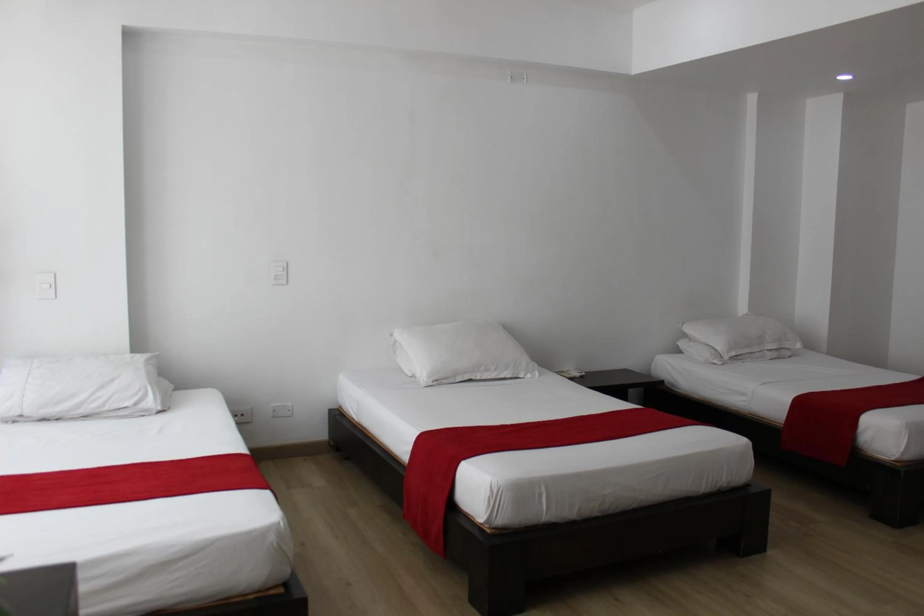 group of guests, Bed in Hotel Florencia Plaza