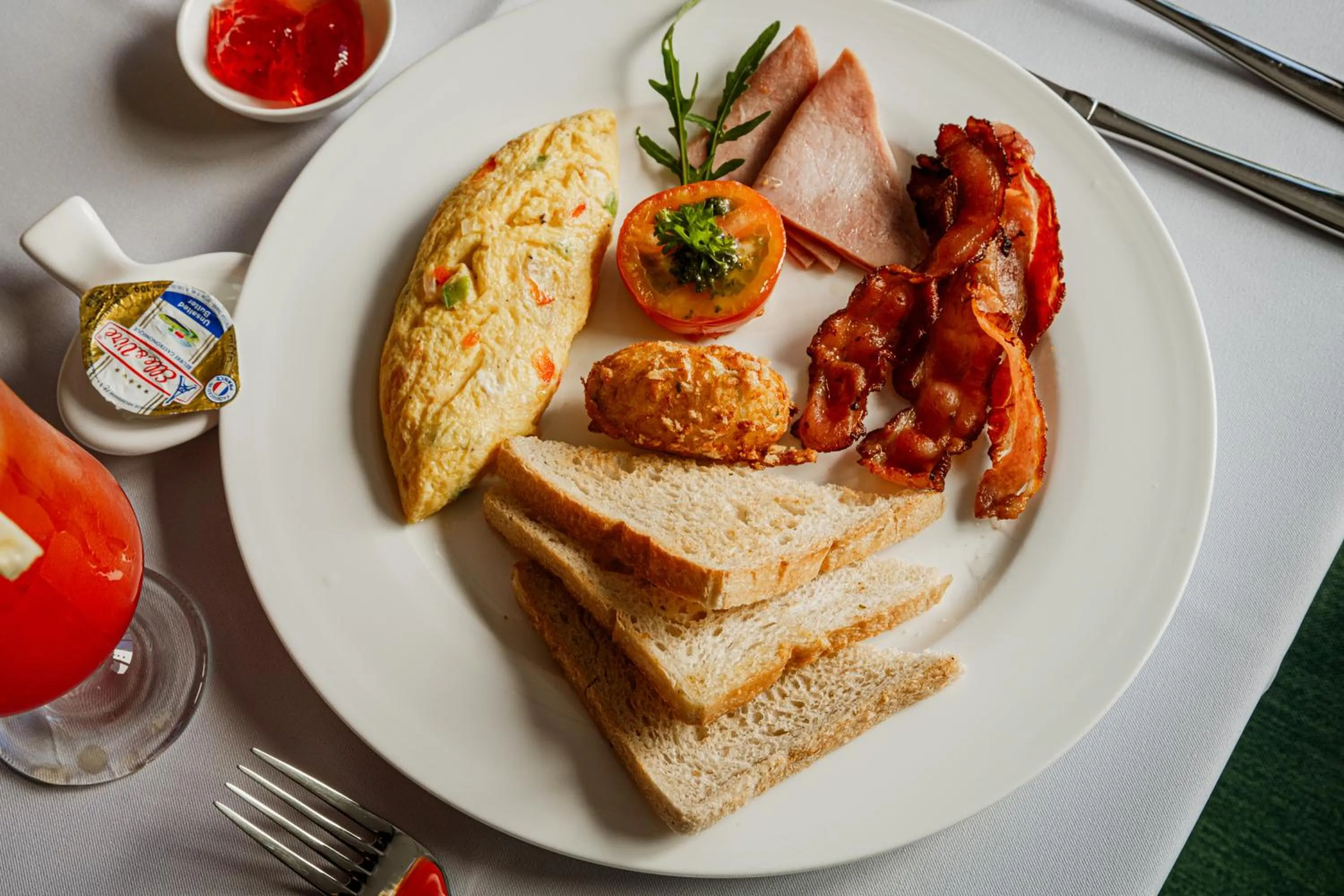 Restaurant/places to eat in Ratana Angkor Hotel