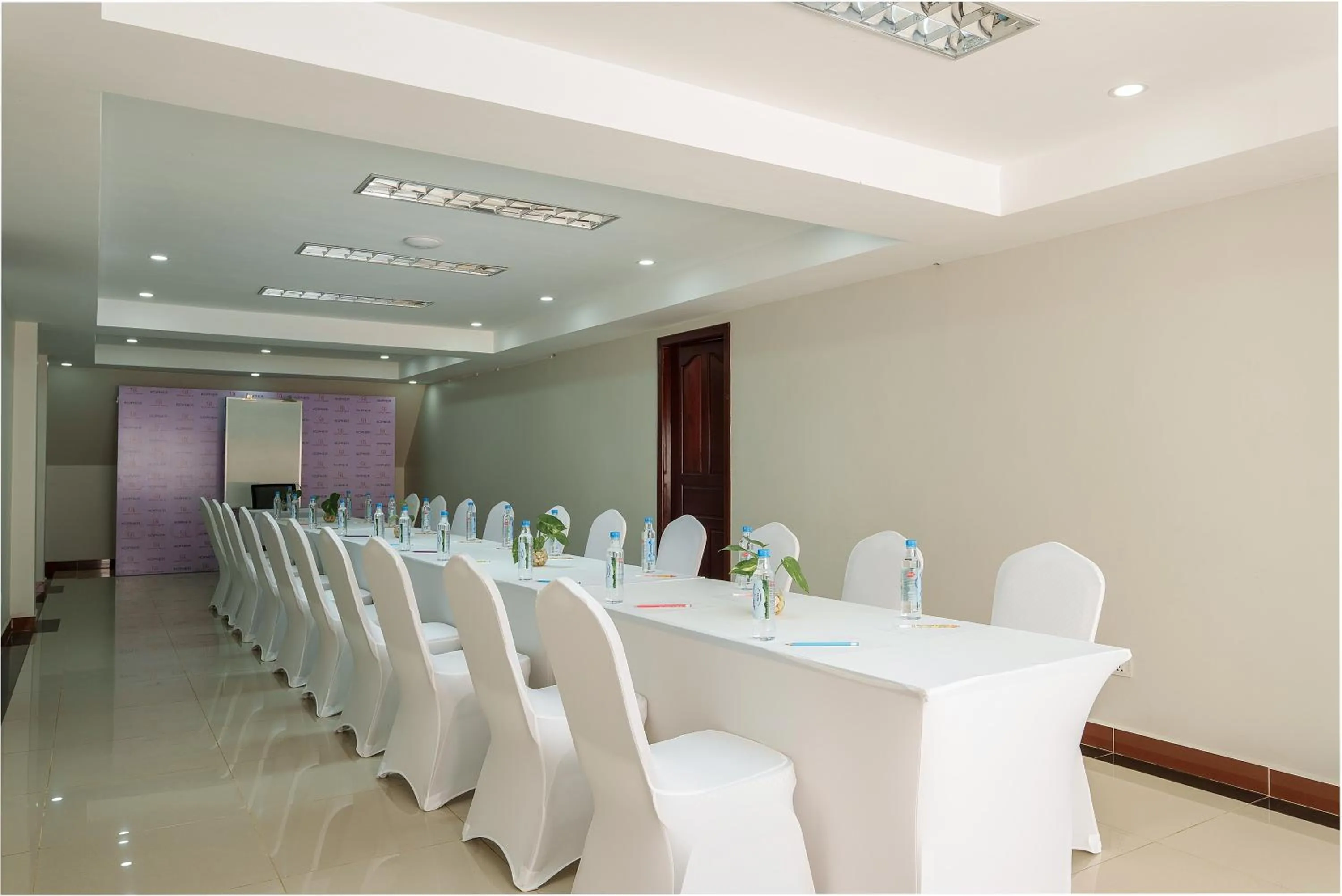 Meeting/conference room in Ratana Angkor Hotel