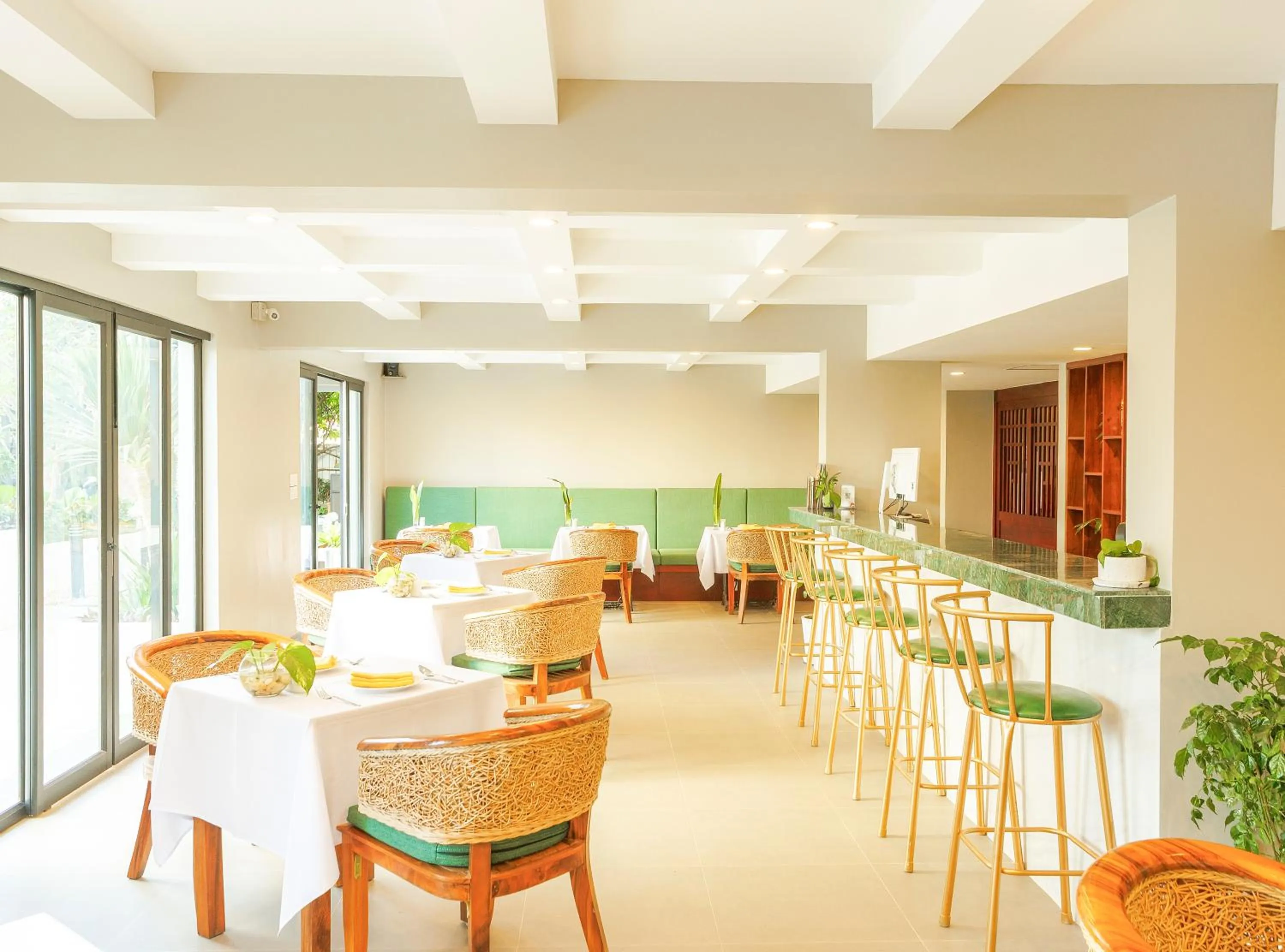 Restaurant/places to eat in Ratana Angkor Hotel