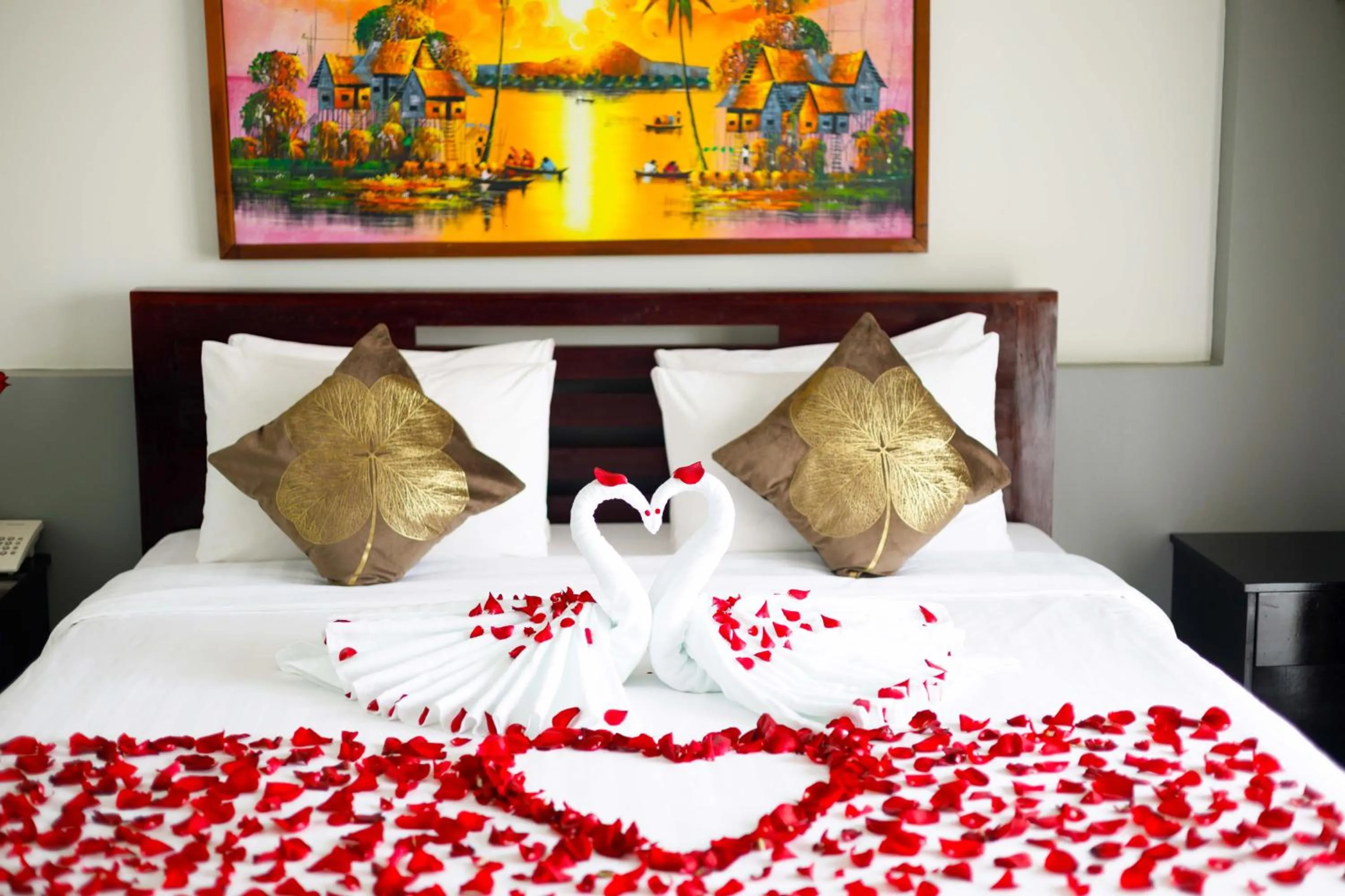 Bed in Ratana Angkor Hotel