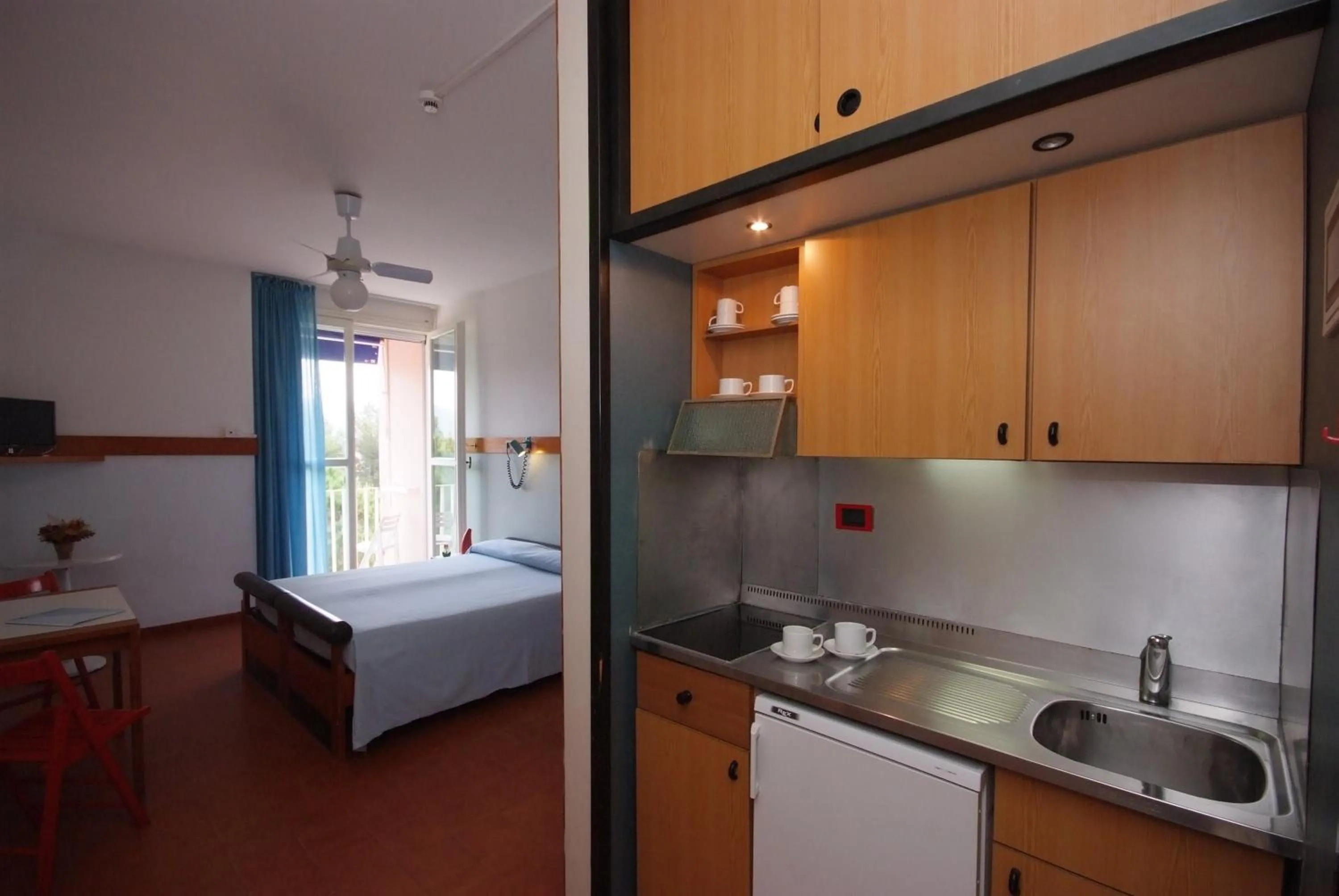 Kitchen or kitchenette, Bed in Residence Elite