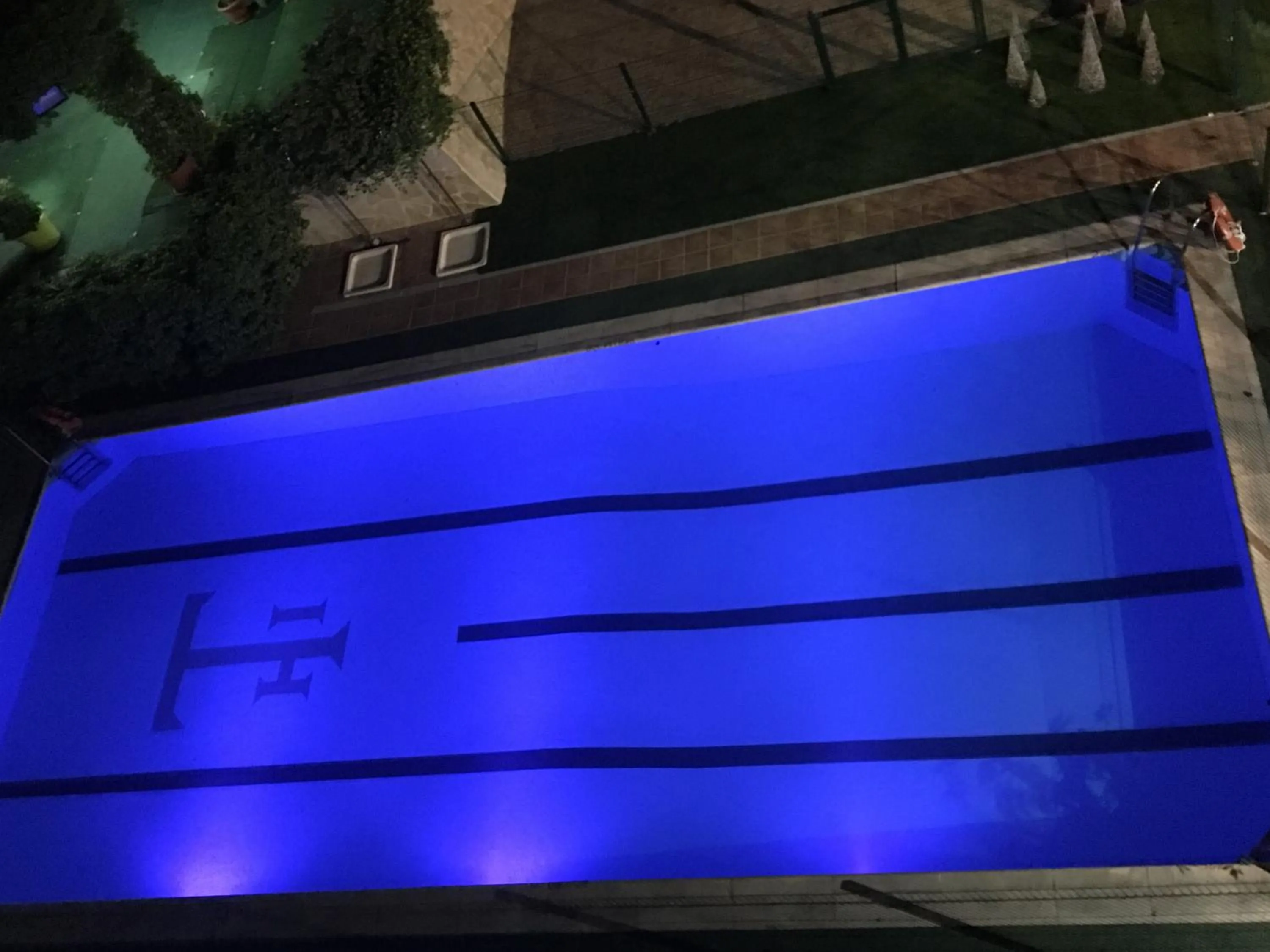 Swimming pool in Hotel Torres I