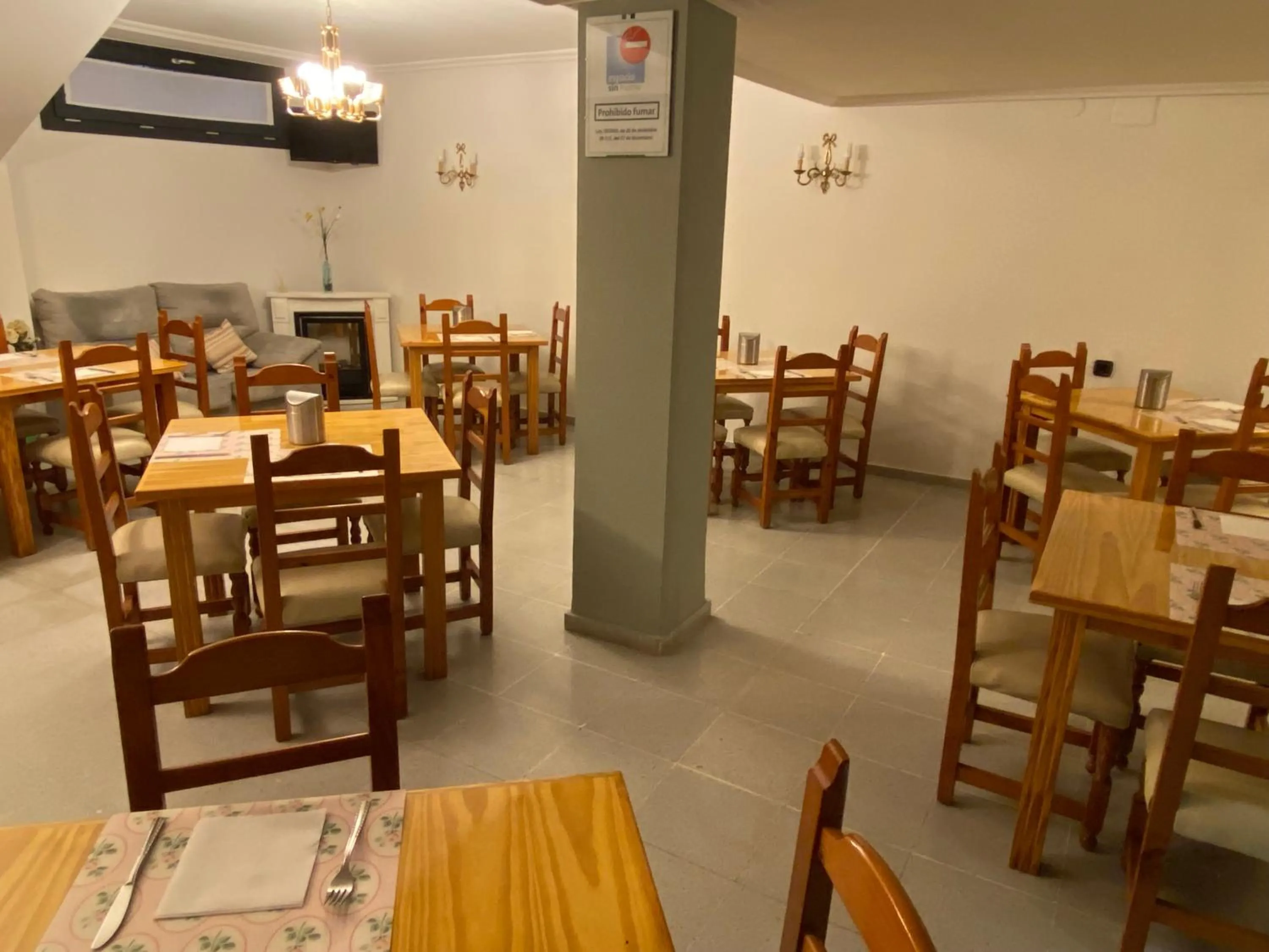 Restaurant/places to eat in Hotel Lusitania, Centro Ciudad, Parking Privado