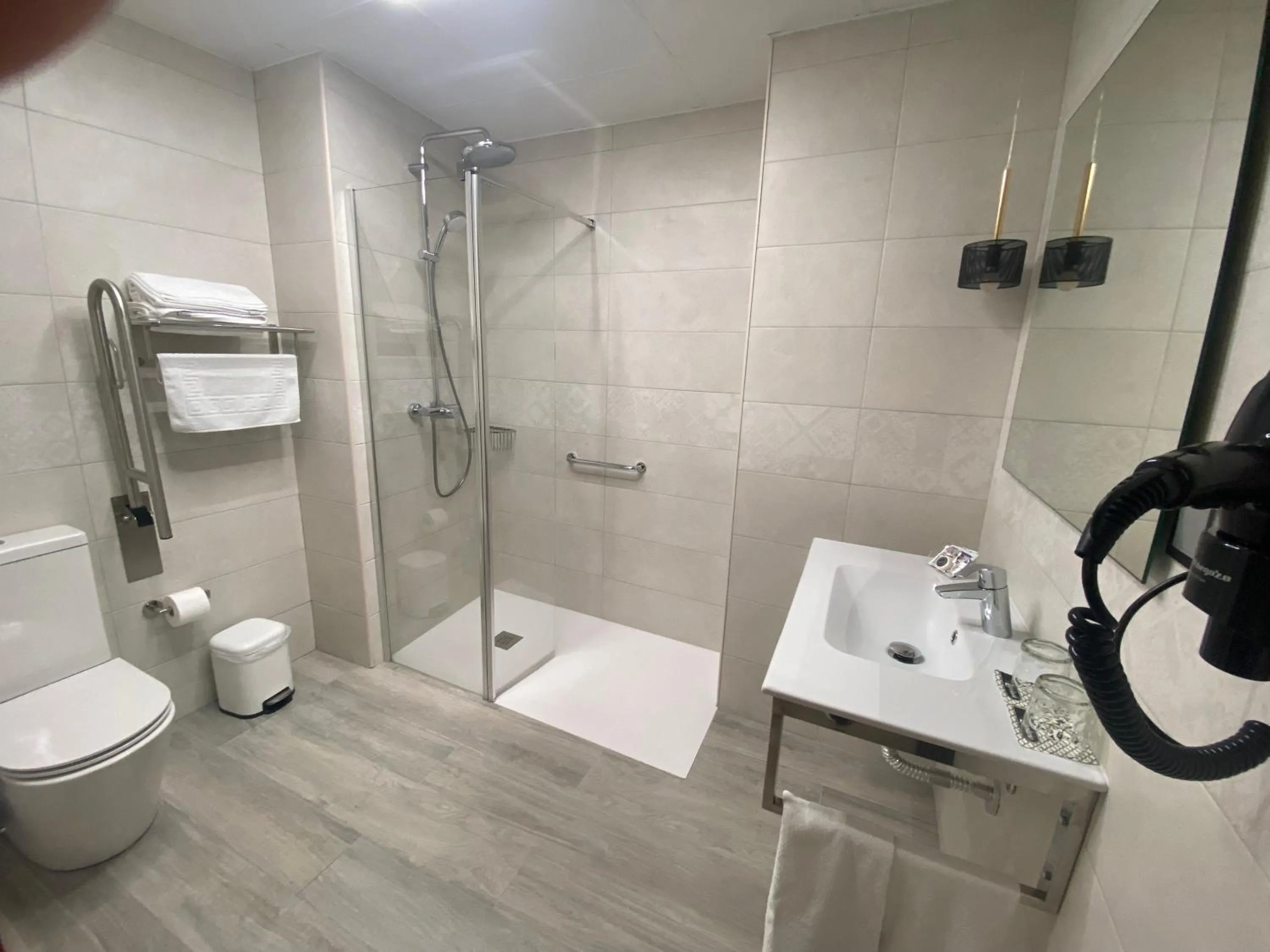 Hotel Lusitania, Centro Ciudad, Parking Privado