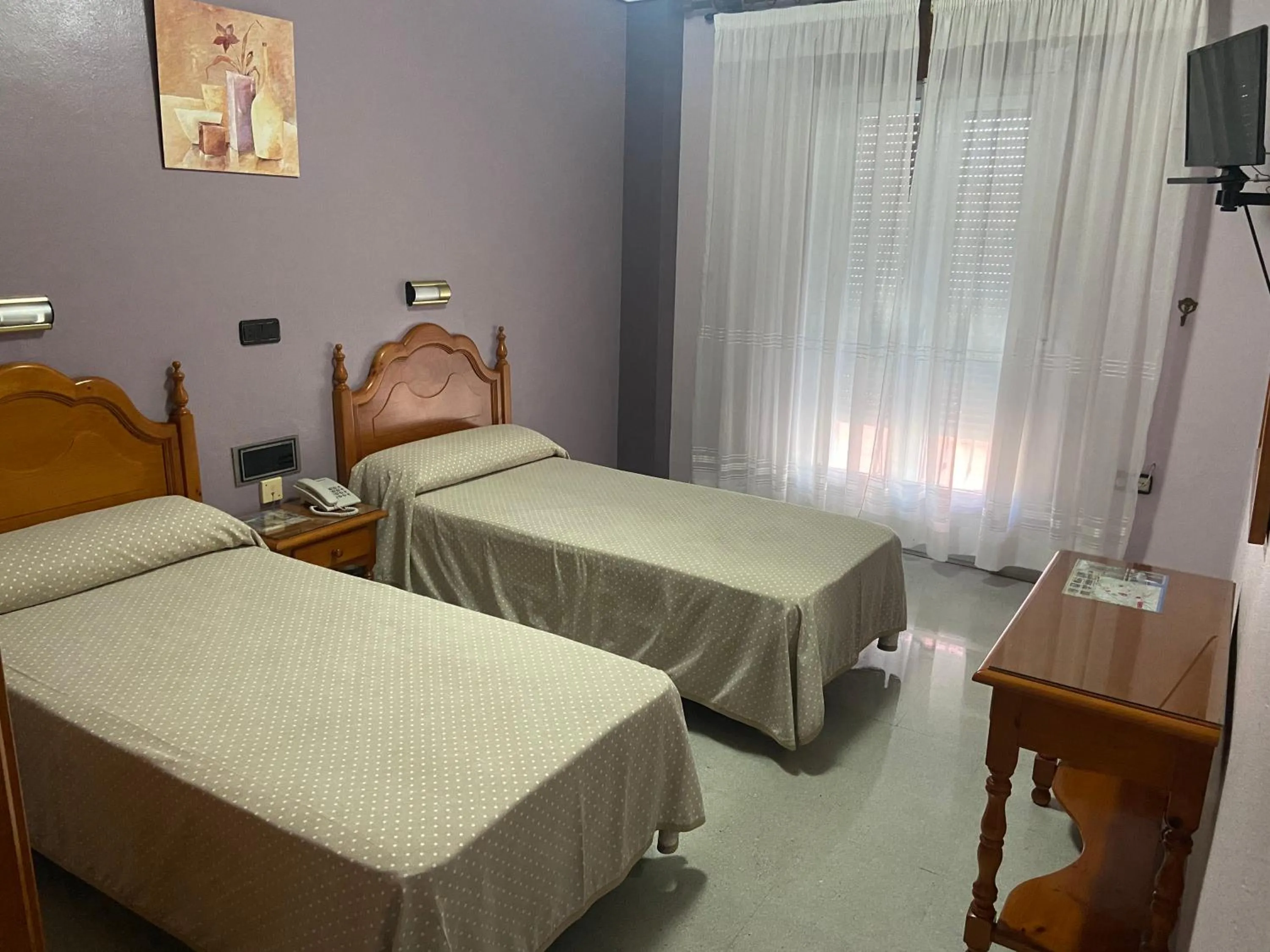 Bed in Hotel Lusitania, Centro Ciudad, Parking Privado