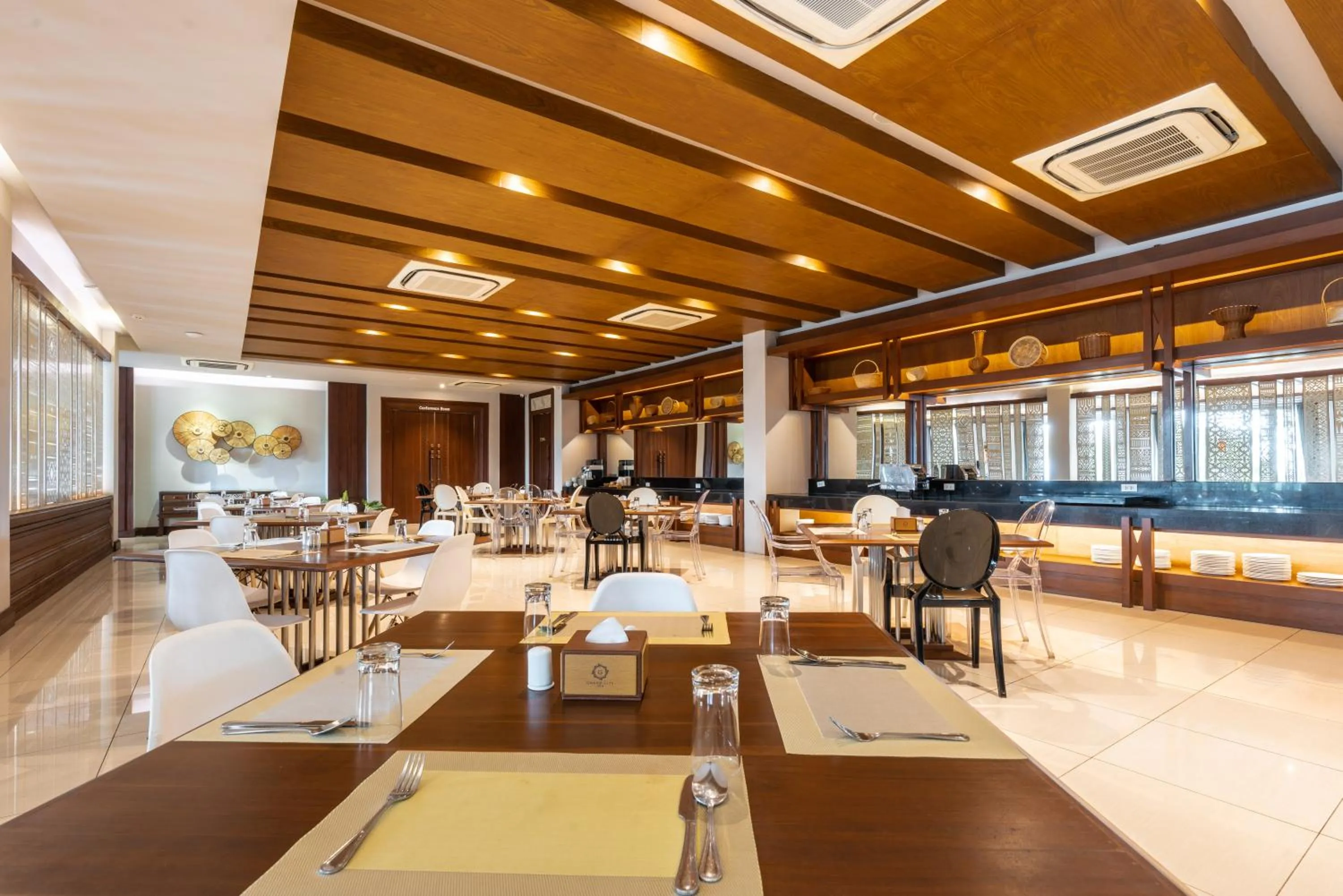 Restaurant/places to eat in Grand Hotel Vientiane