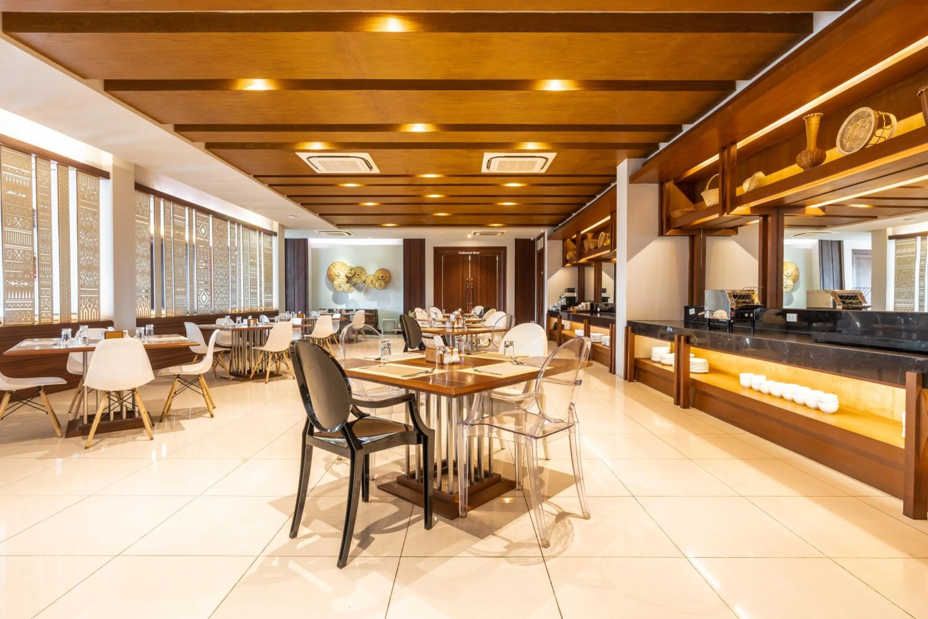 Restaurant/places to eat in Grand Hotel Vientiane