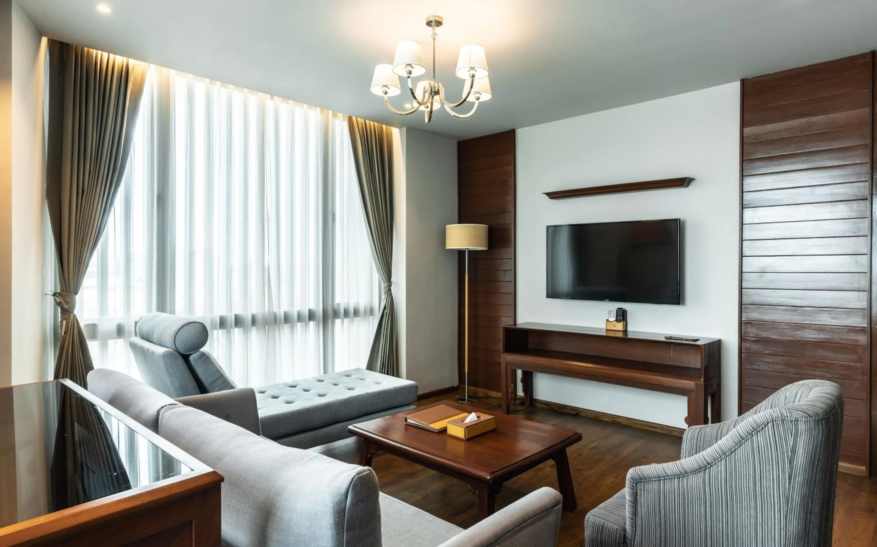 Communal lounge/ TV room in Grand Hotel Vientiane