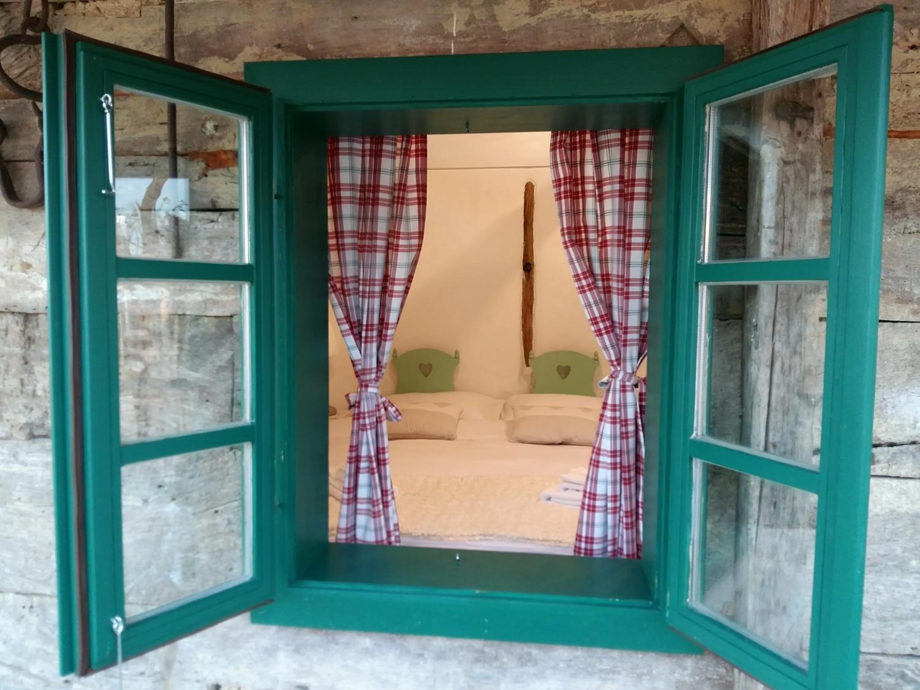 Bed in Winery, Restaurant & Pension Vuglec Breg