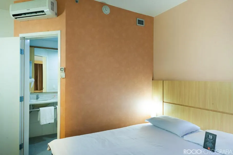 Bedroom, Bed in ibis Uberlandia