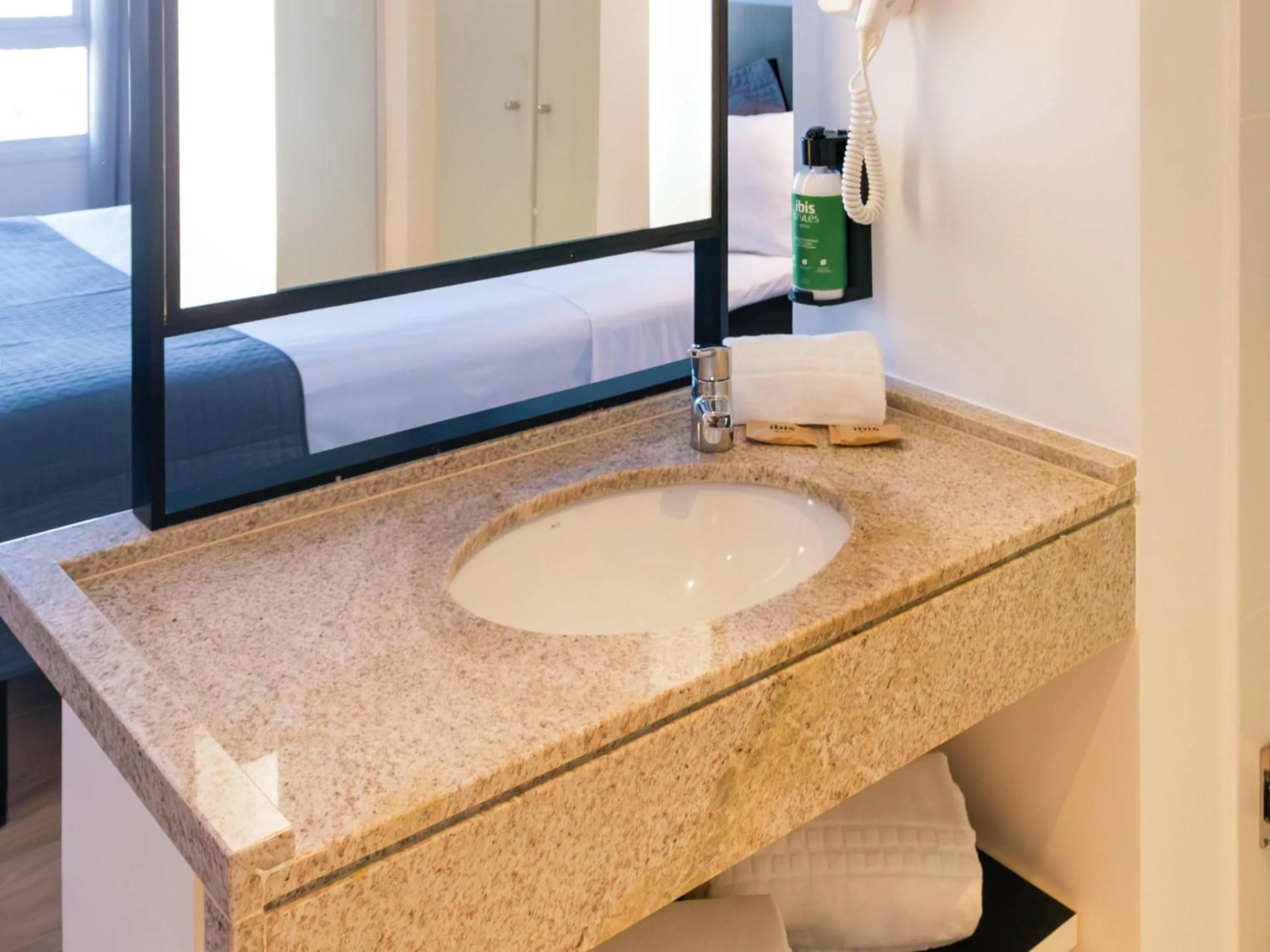 Bedroom in ibis Styles Goiania Marista