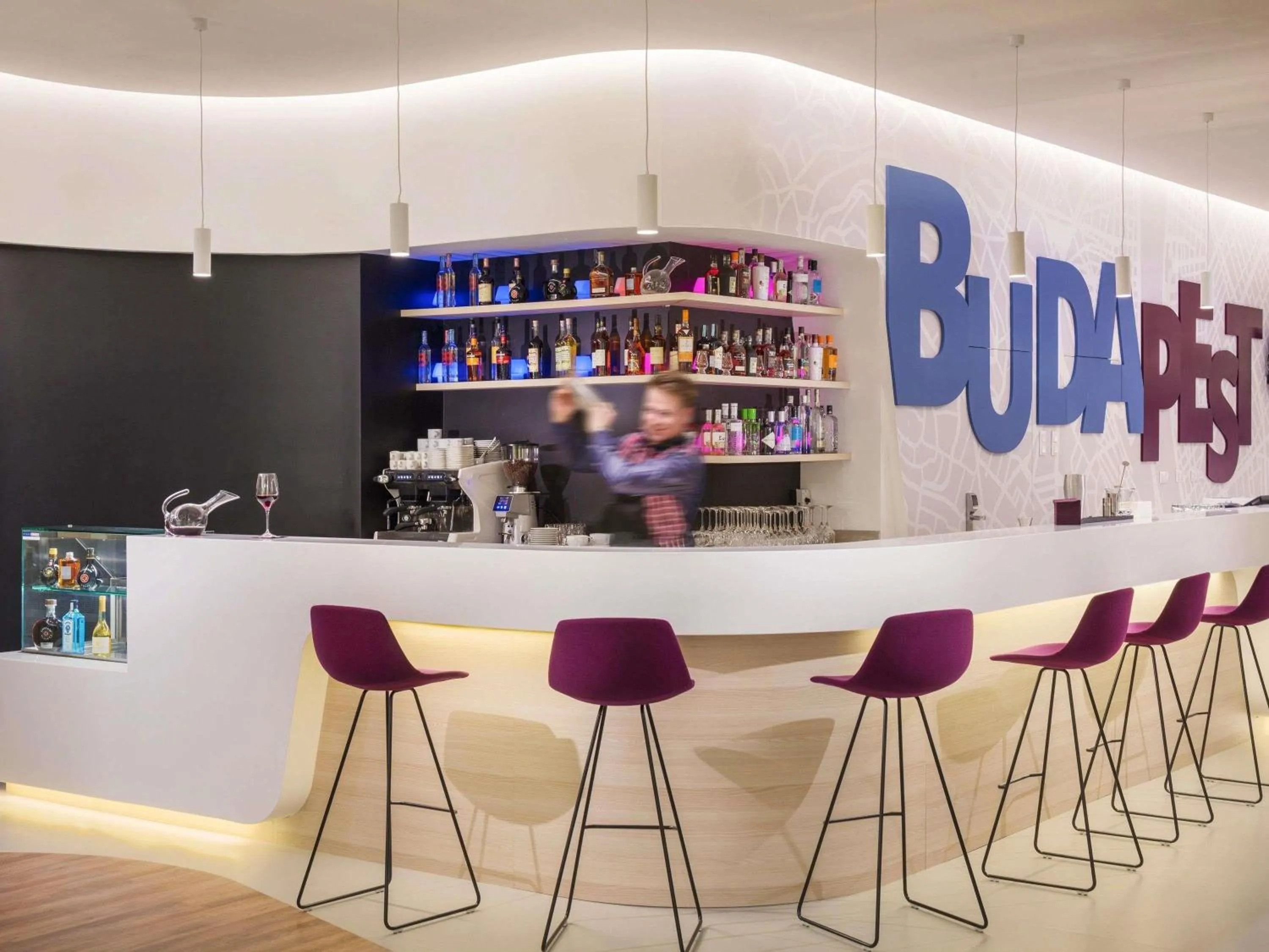 Lounge or bar in ibis Styles Budapest Airport