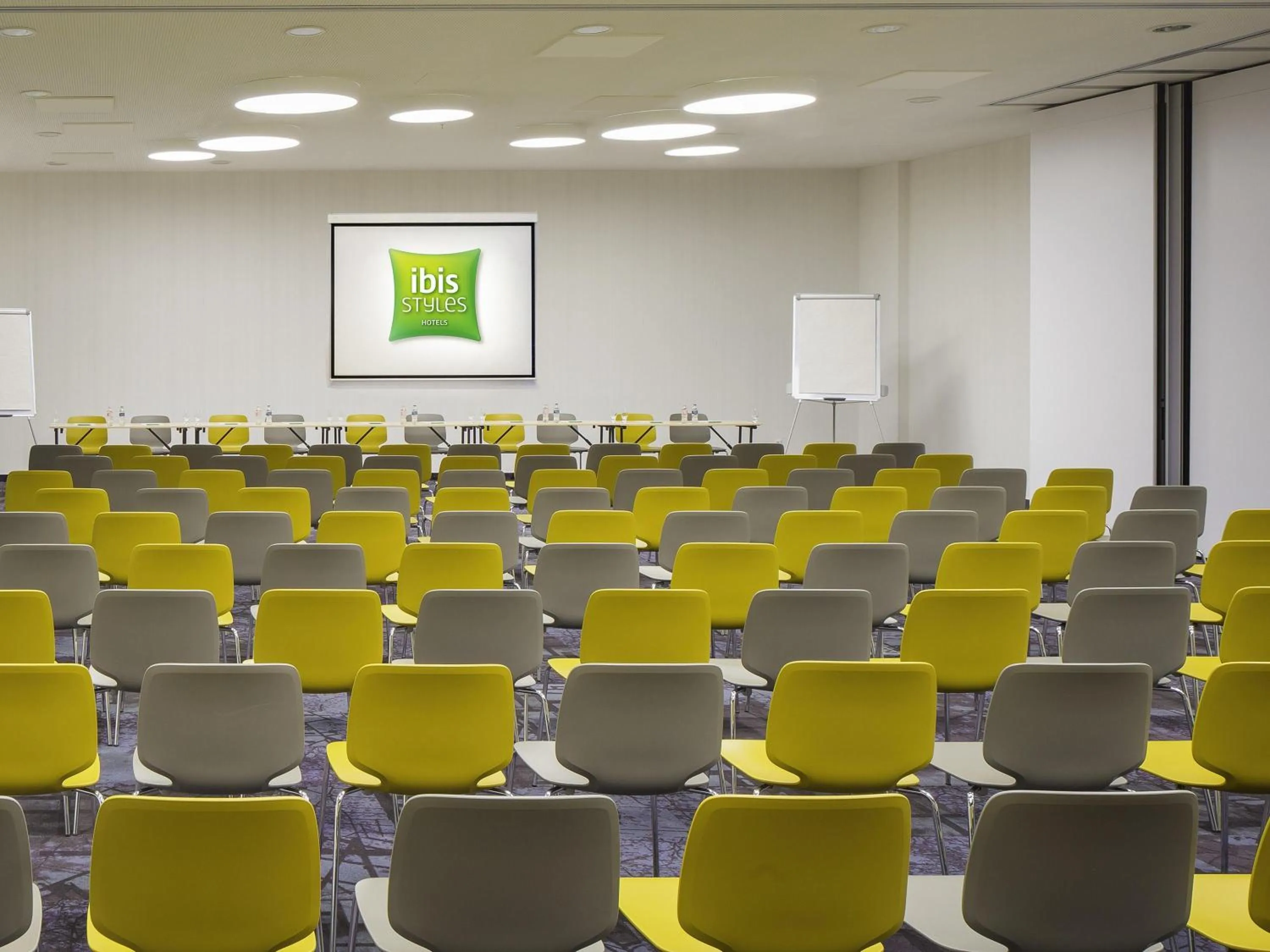 Meeting/conference room in ibis Styles Budapest Airport