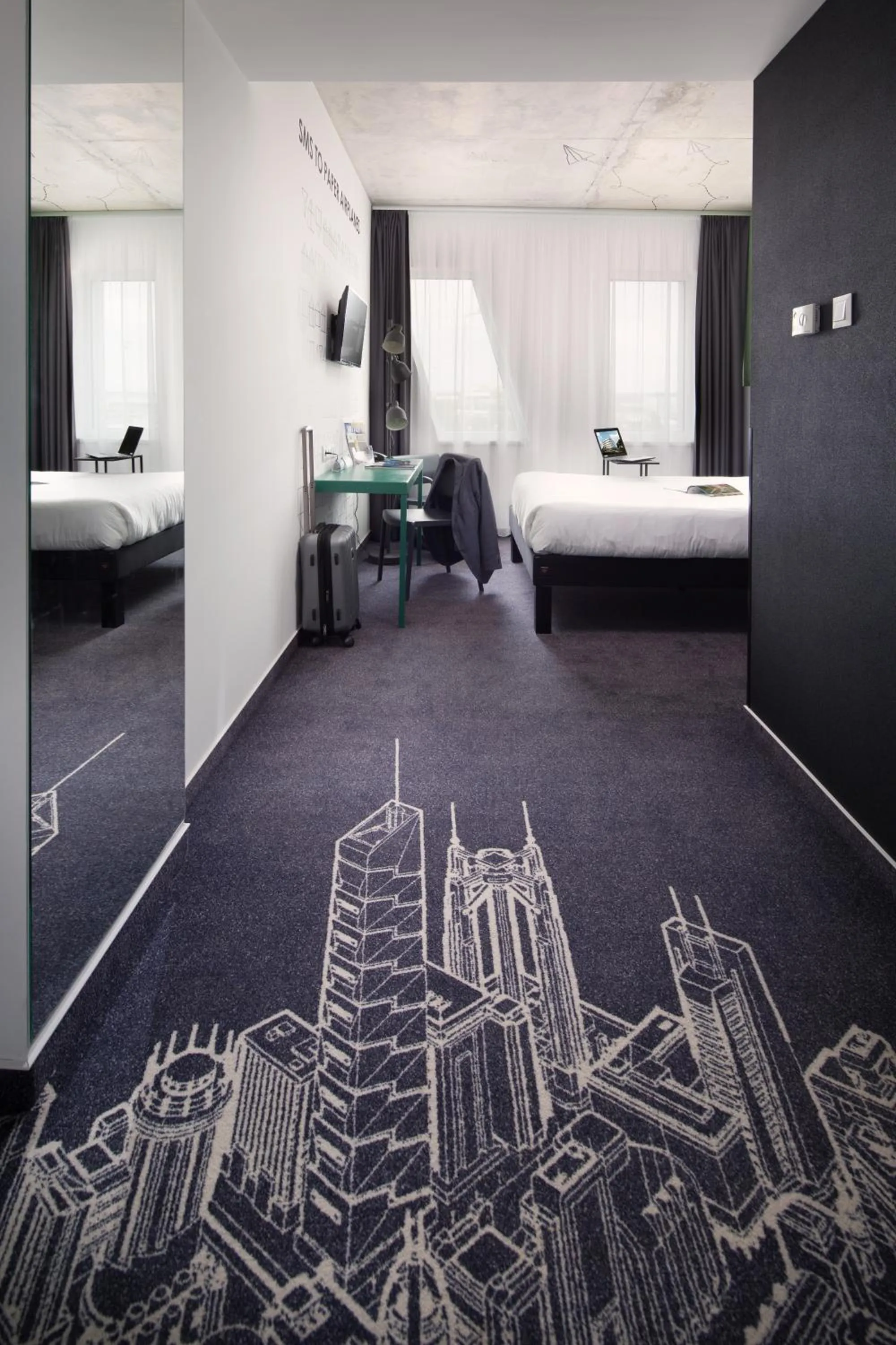 Bedroom, Bed in ibis Styles Budapest Airport