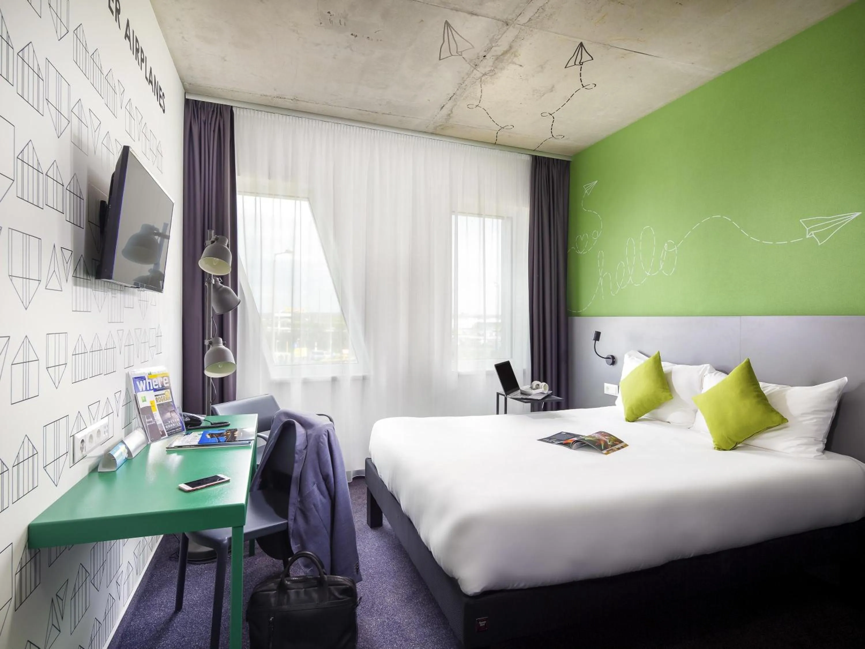 Bedroom, Bed in ibis Styles Budapest Airport