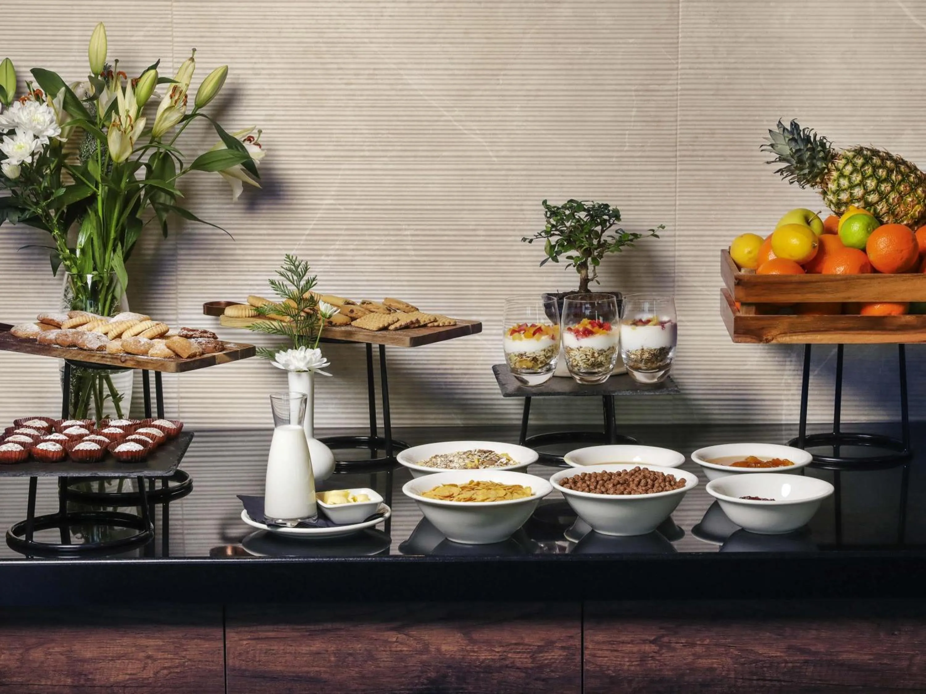 Restaurant/places to eat in Mercure Tetovo