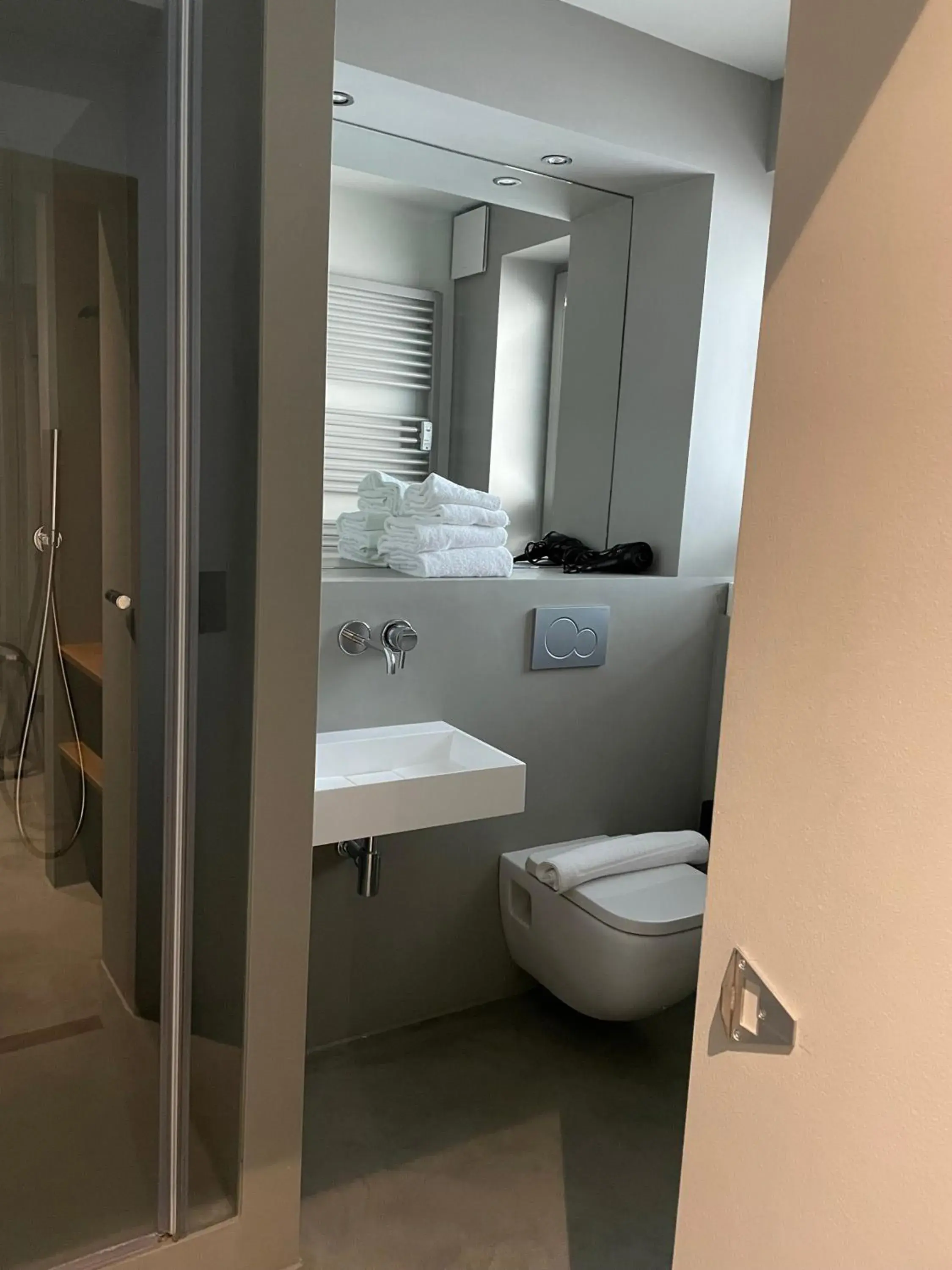 Comfort Double Room in Hotel Mons am Goetheplatz Comfort Double Room in Hotel Mons am Goetheplatz