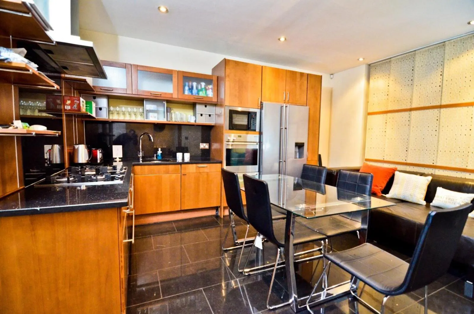 Kitchen or kitchenette in Thames View House Surrey Quays