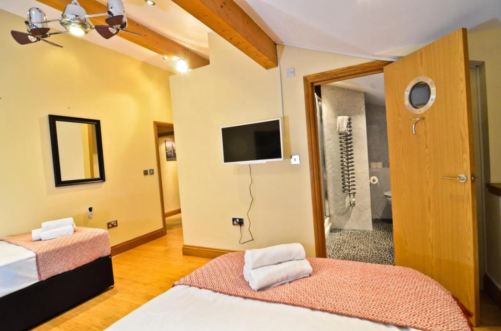 Bed in Thames View House Surrey Quays