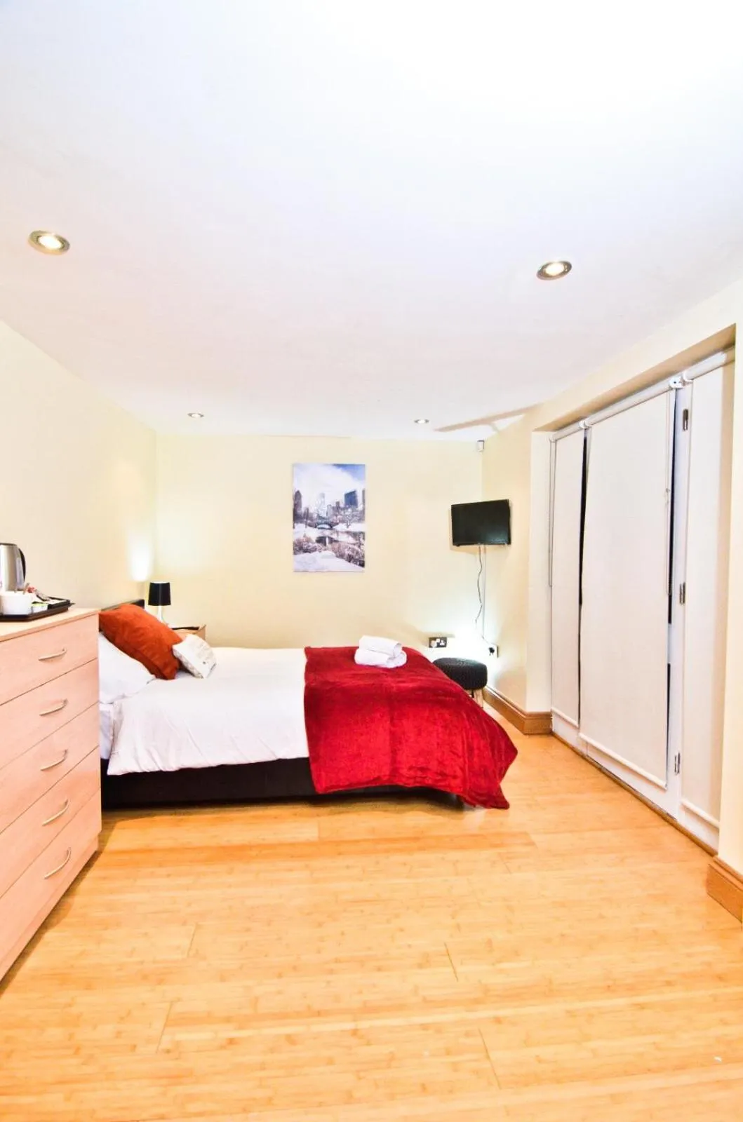 Bed in Thames View House Surrey Quays