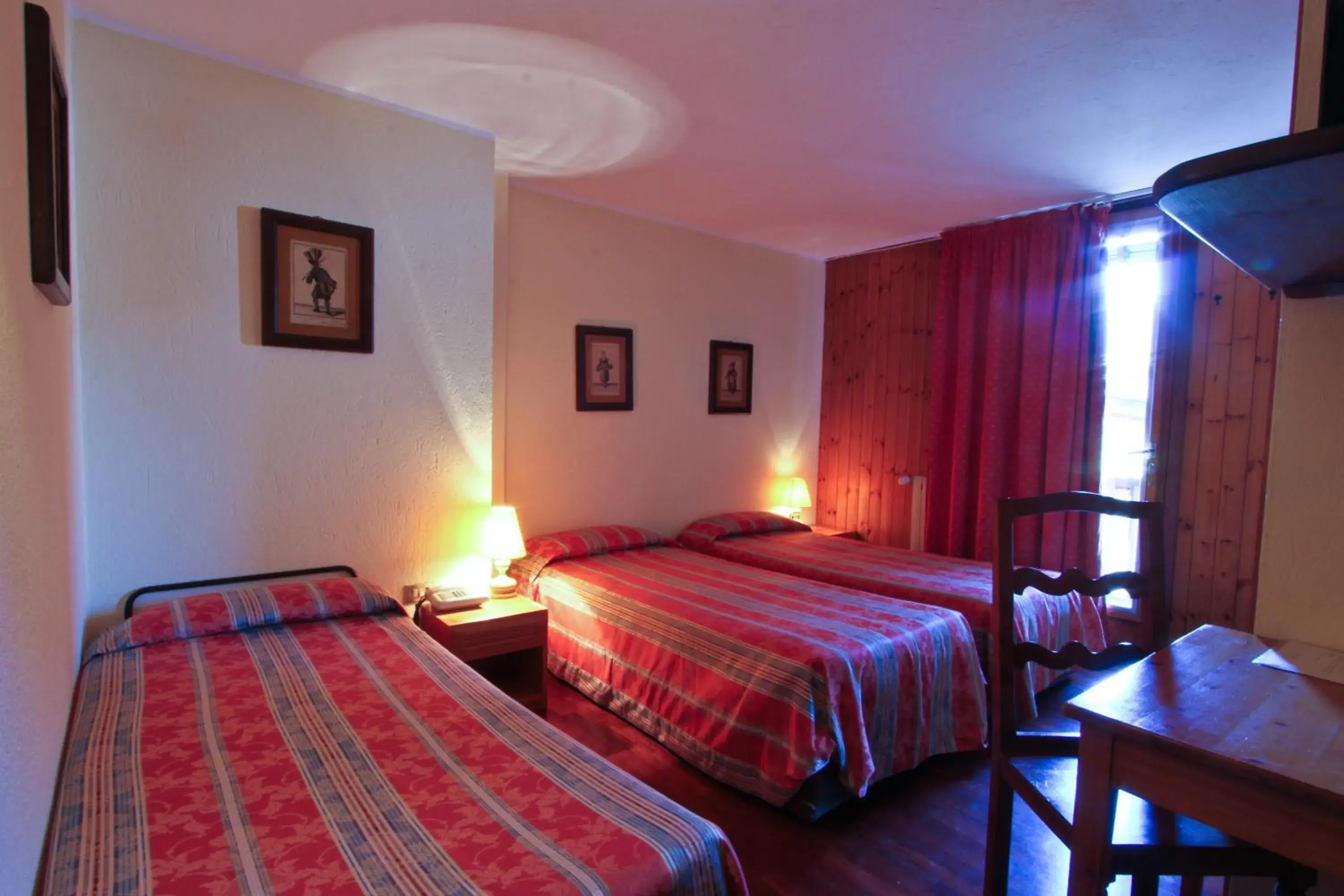 Standard Triple Room in Hotel Dolonne Standard Triple Room in Hotel Dolonne