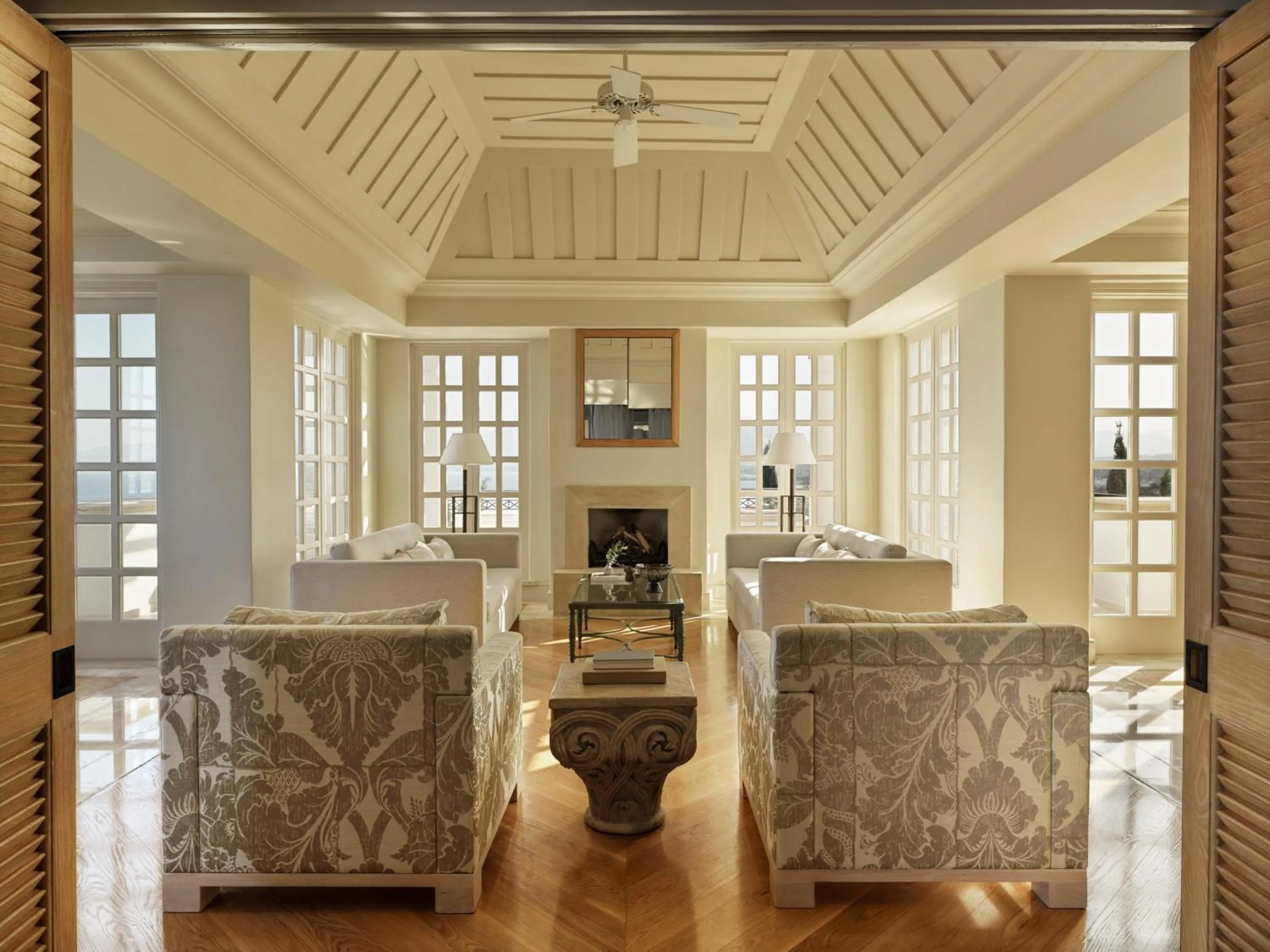 Photo of the whole room in Anassa