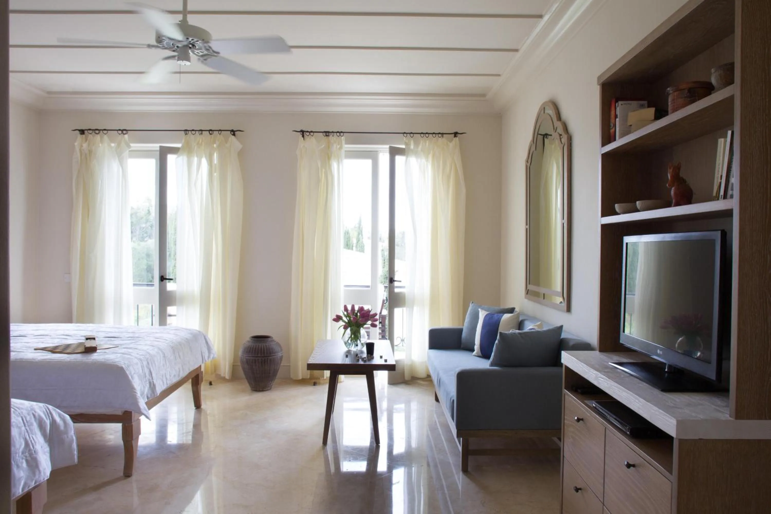 Photo of the whole room, Bed in Anassa