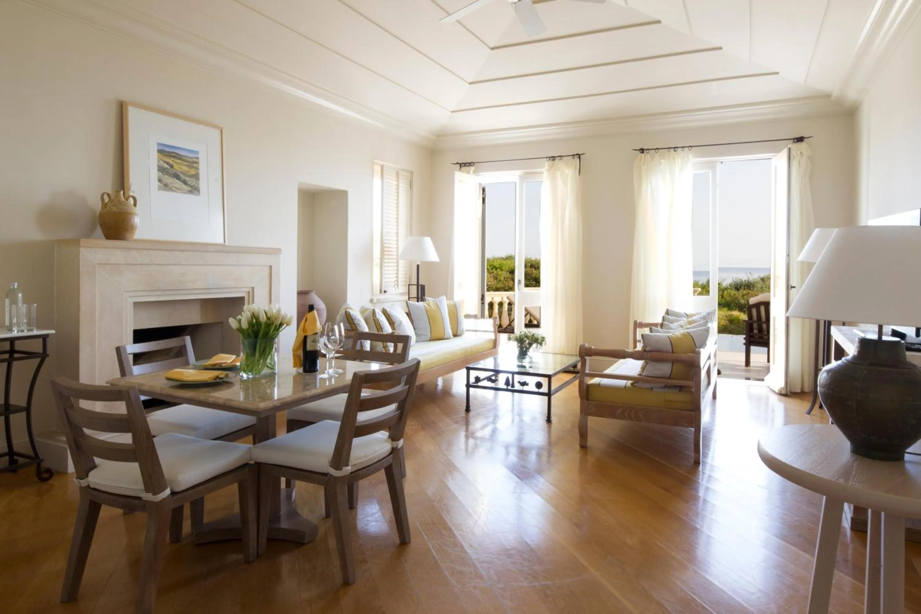 Photo of the whole room in Anassa