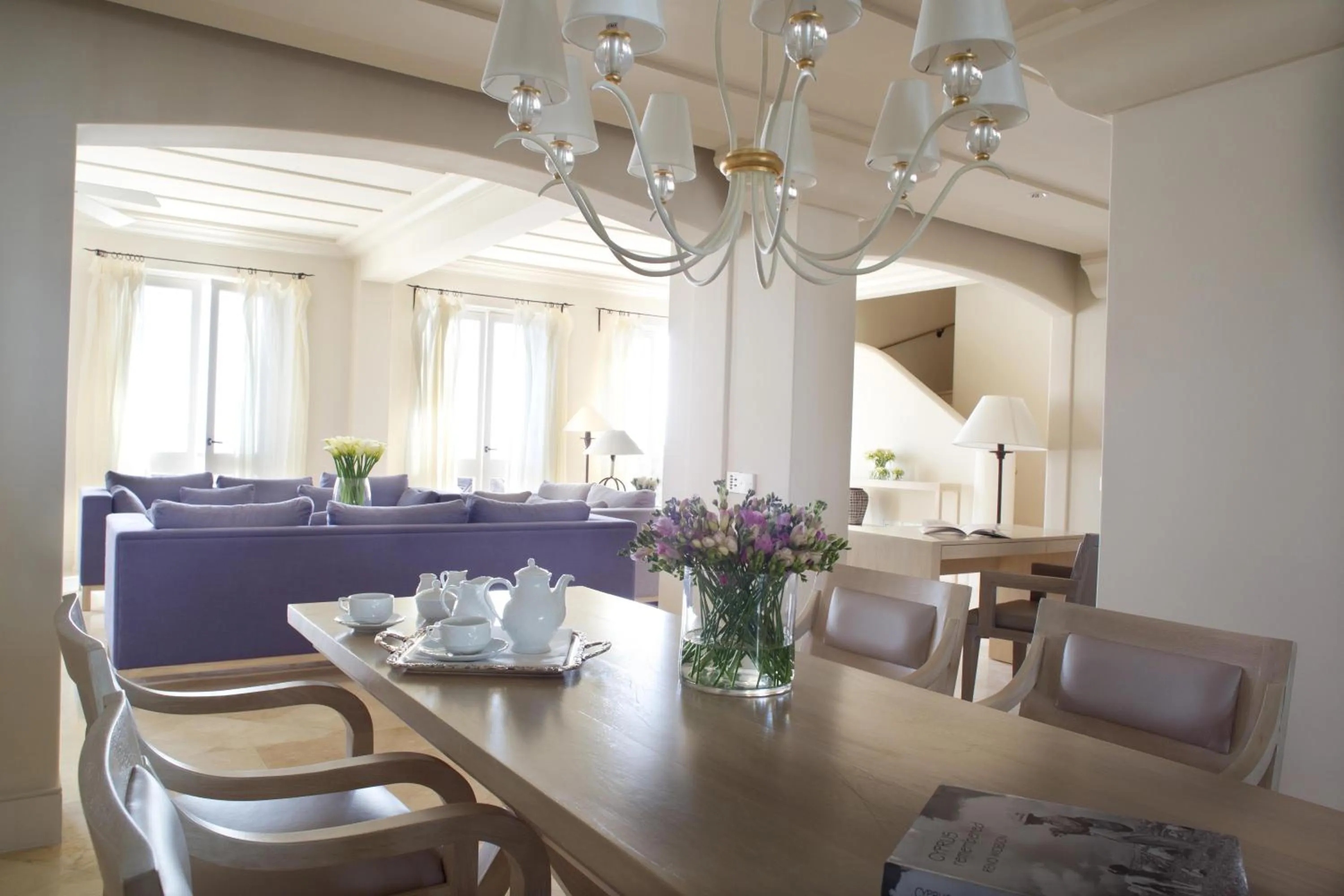 Photo of the whole room in Anassa