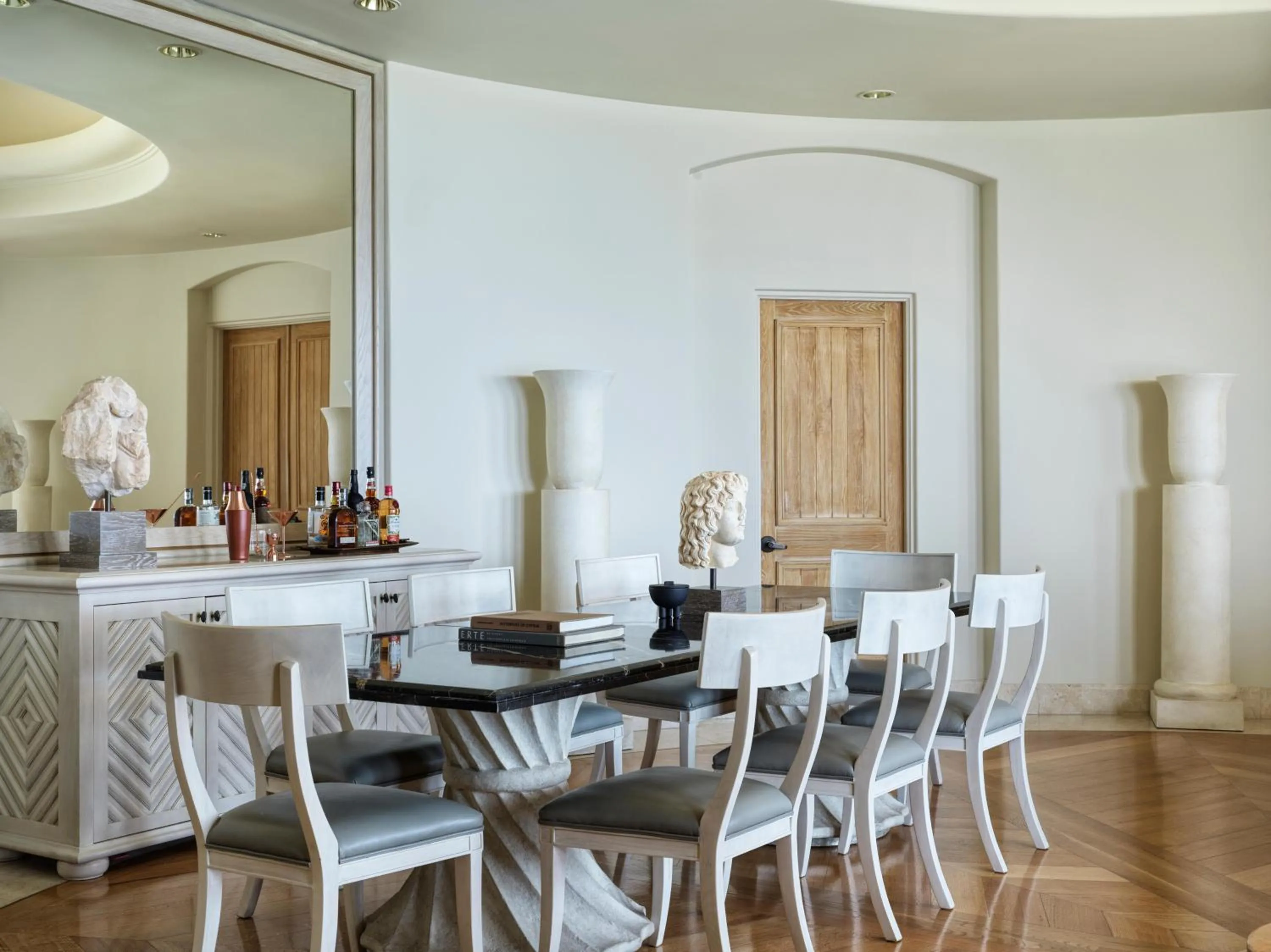 Photo of the whole room in Anassa