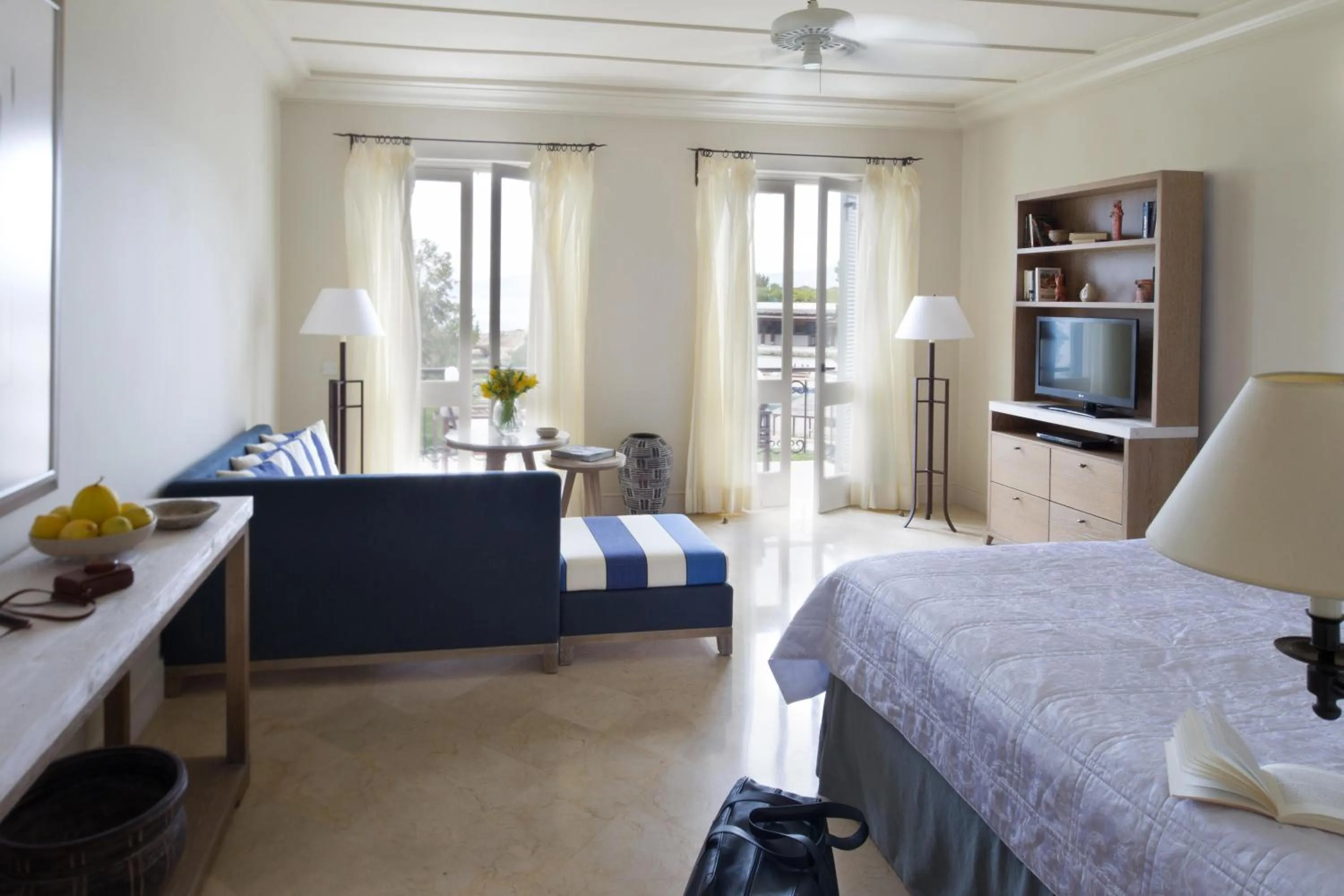 Photo of the whole room, Bed in Anassa