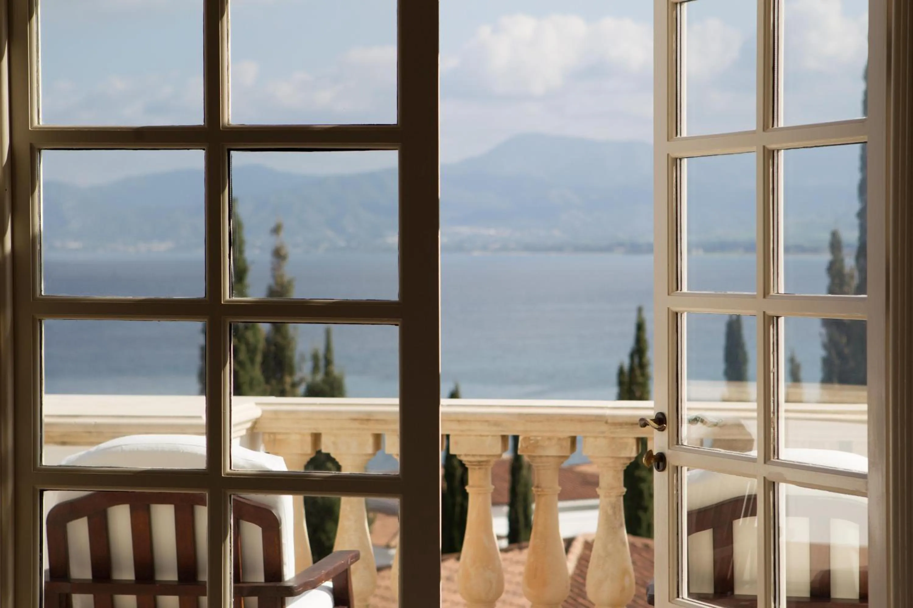 Photo of the whole room in Anassa