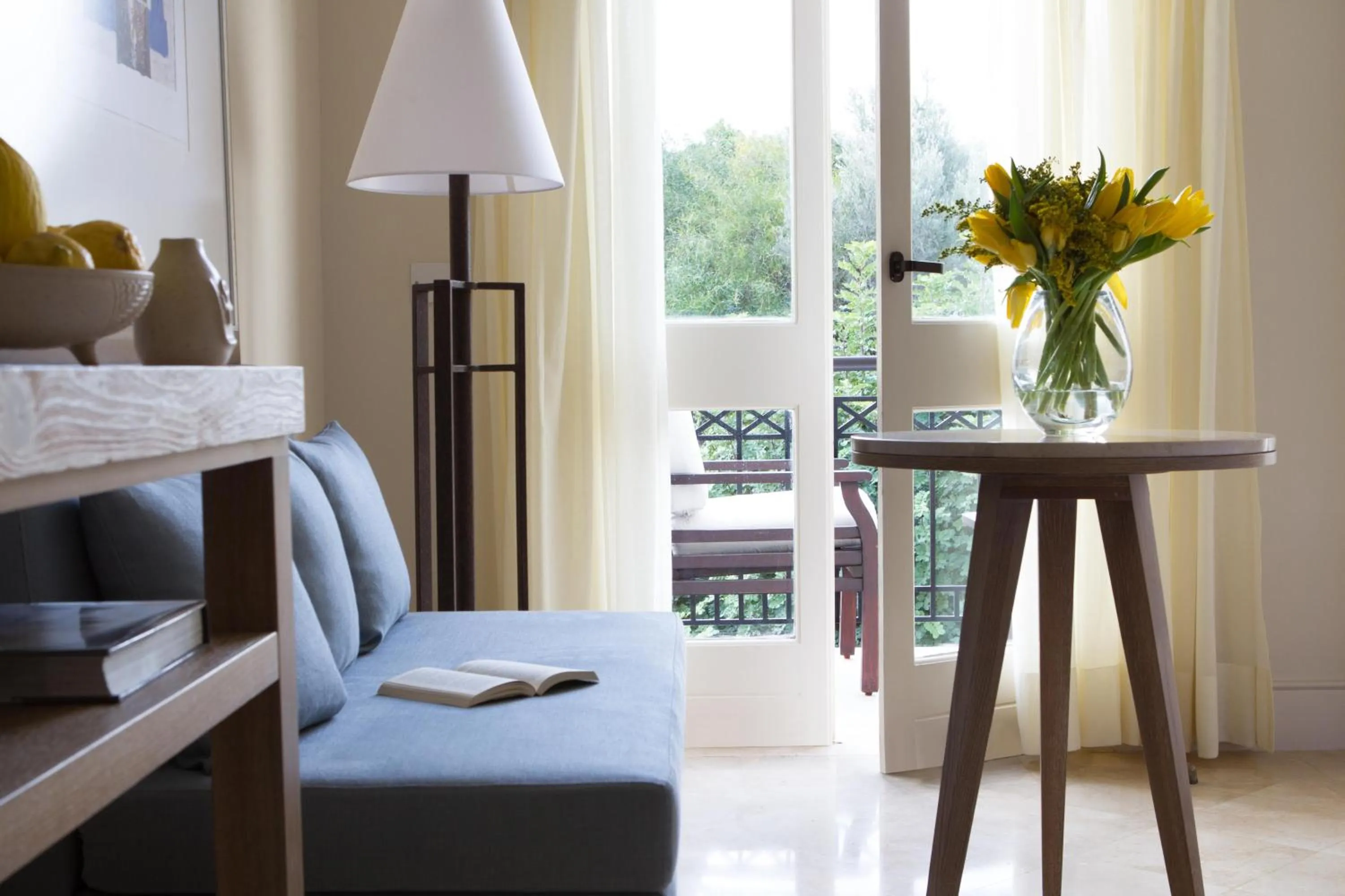 Photo of the whole room in Anassa