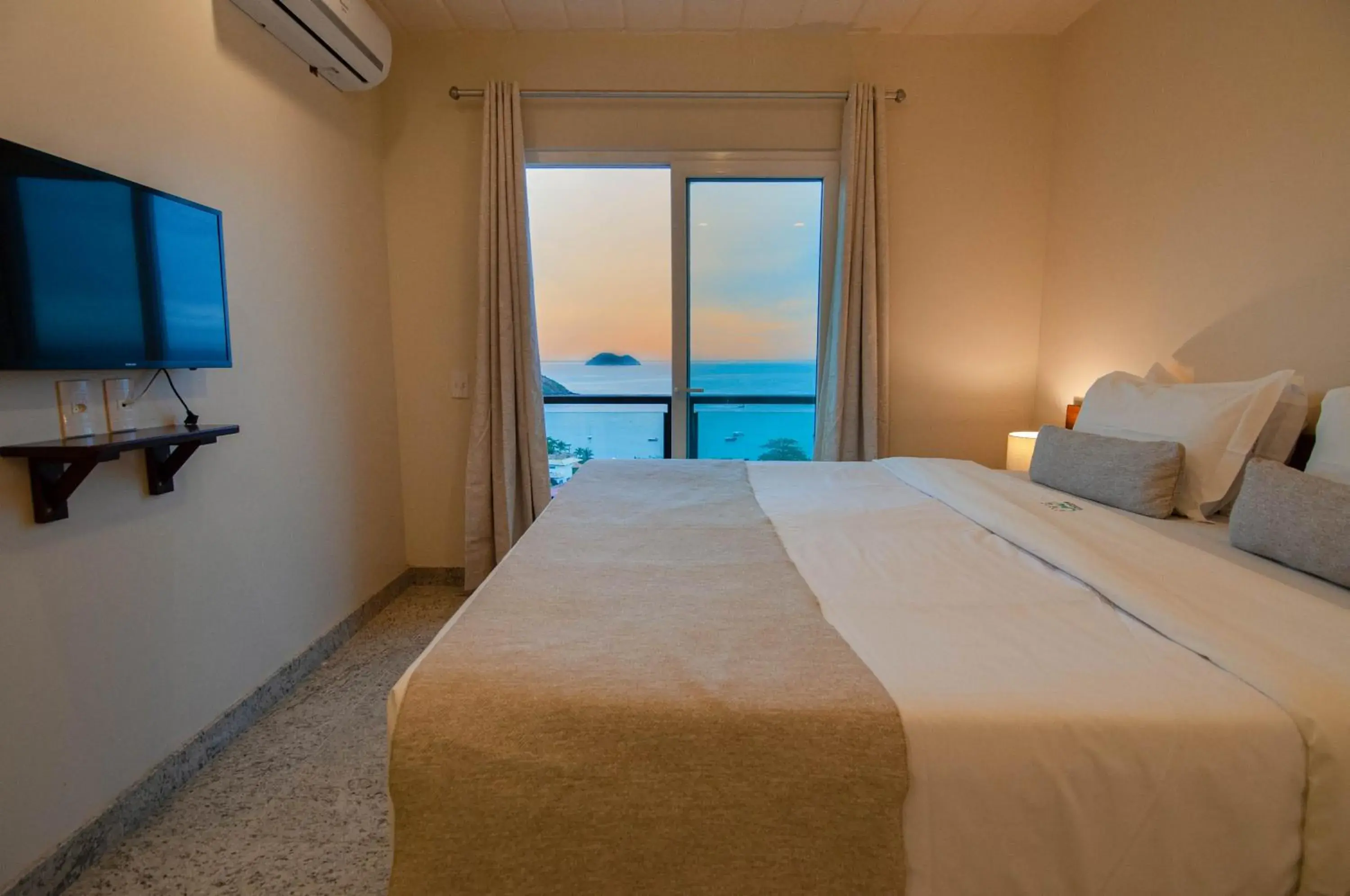 Deluxe Double Room with Sea View in Buzios Mar Hotel Deluxe Double Room with Sea View in Buzios Mar Hotel