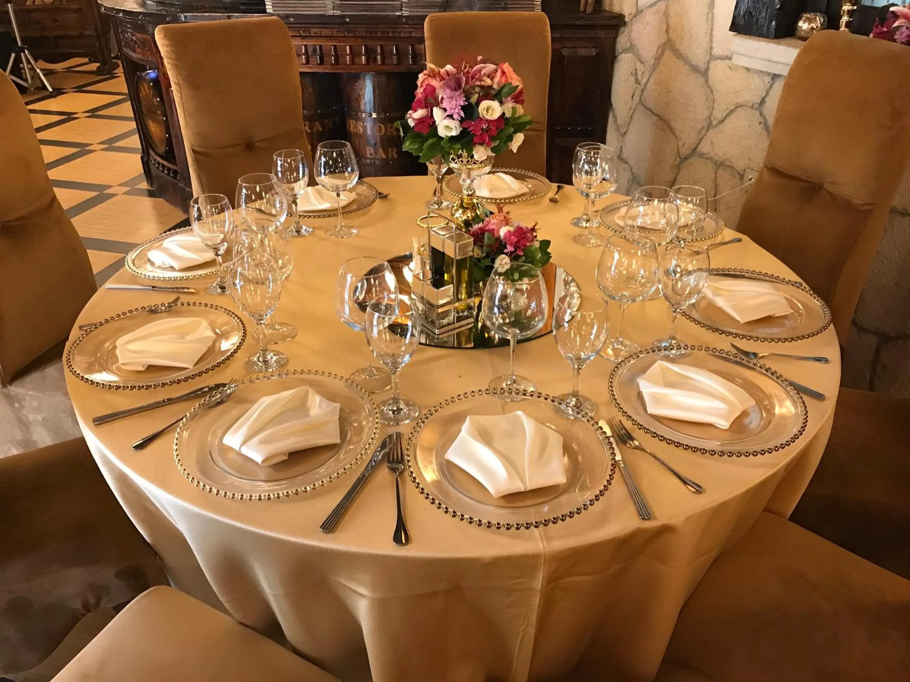 Restaurant/places to eat in PalmaNova Resort