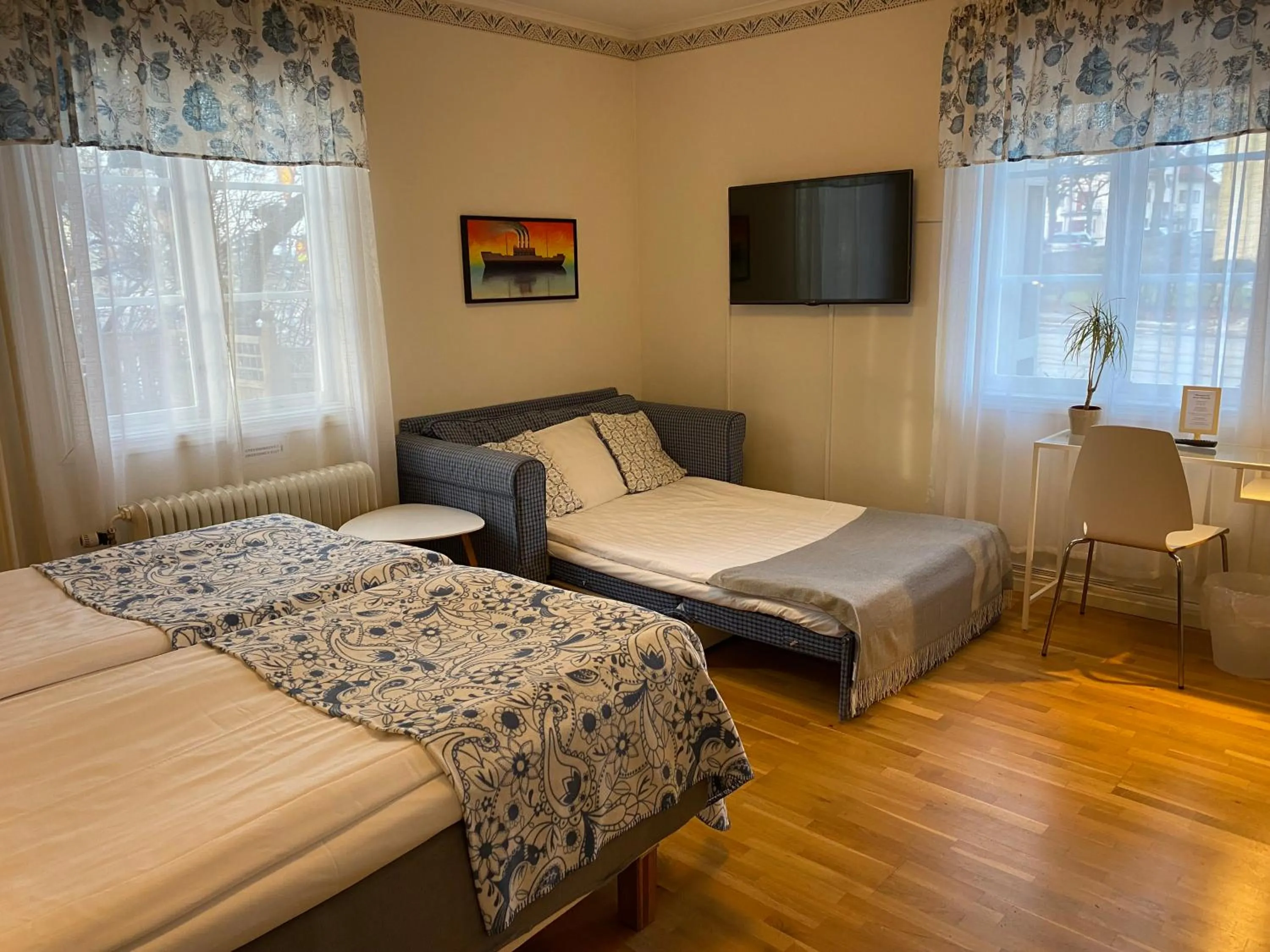 Photo of the whole room, Bed in Borgs Villahotell och B&B