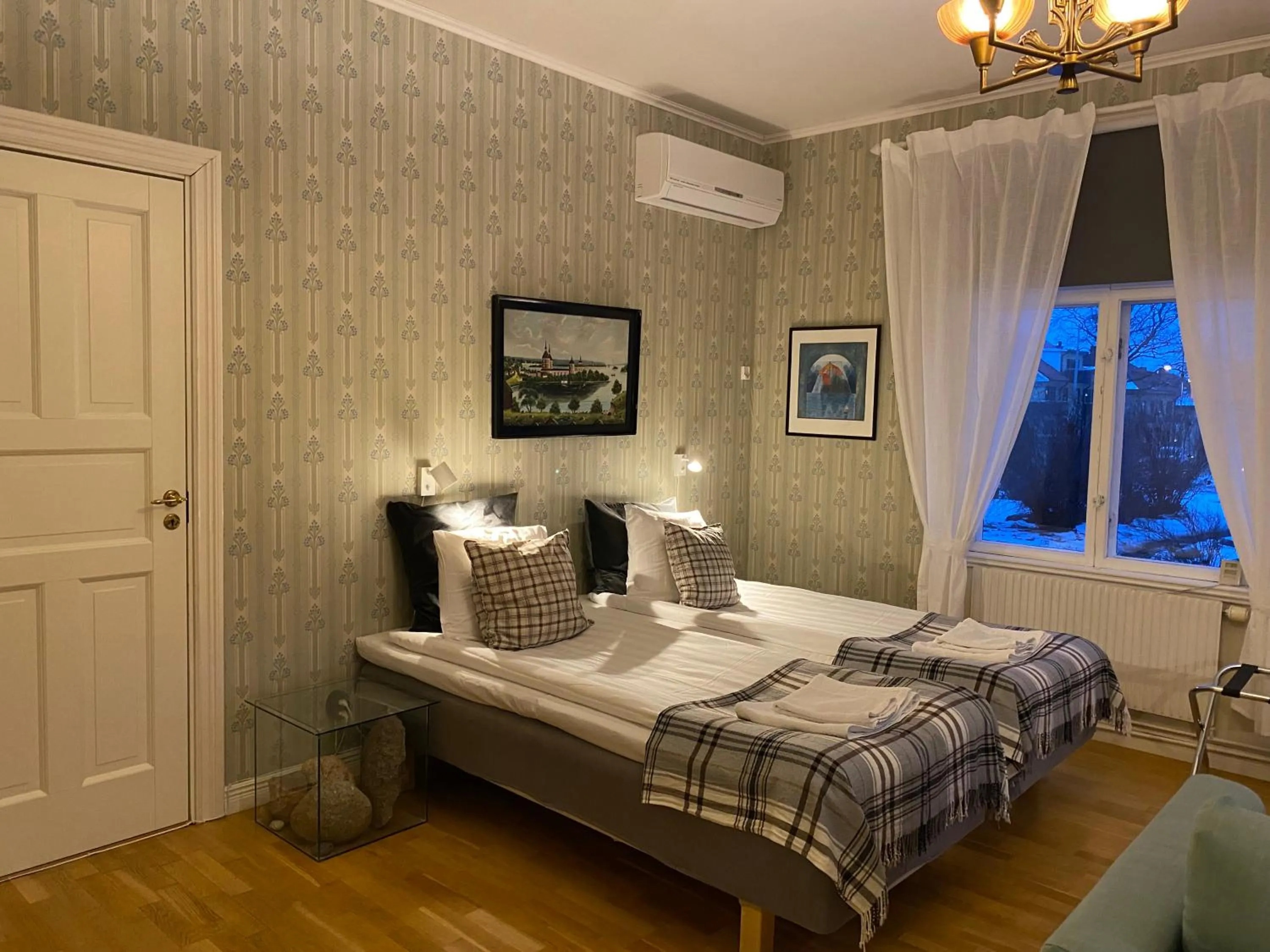 Property building, Bed in Borgs Villahotell och B&B