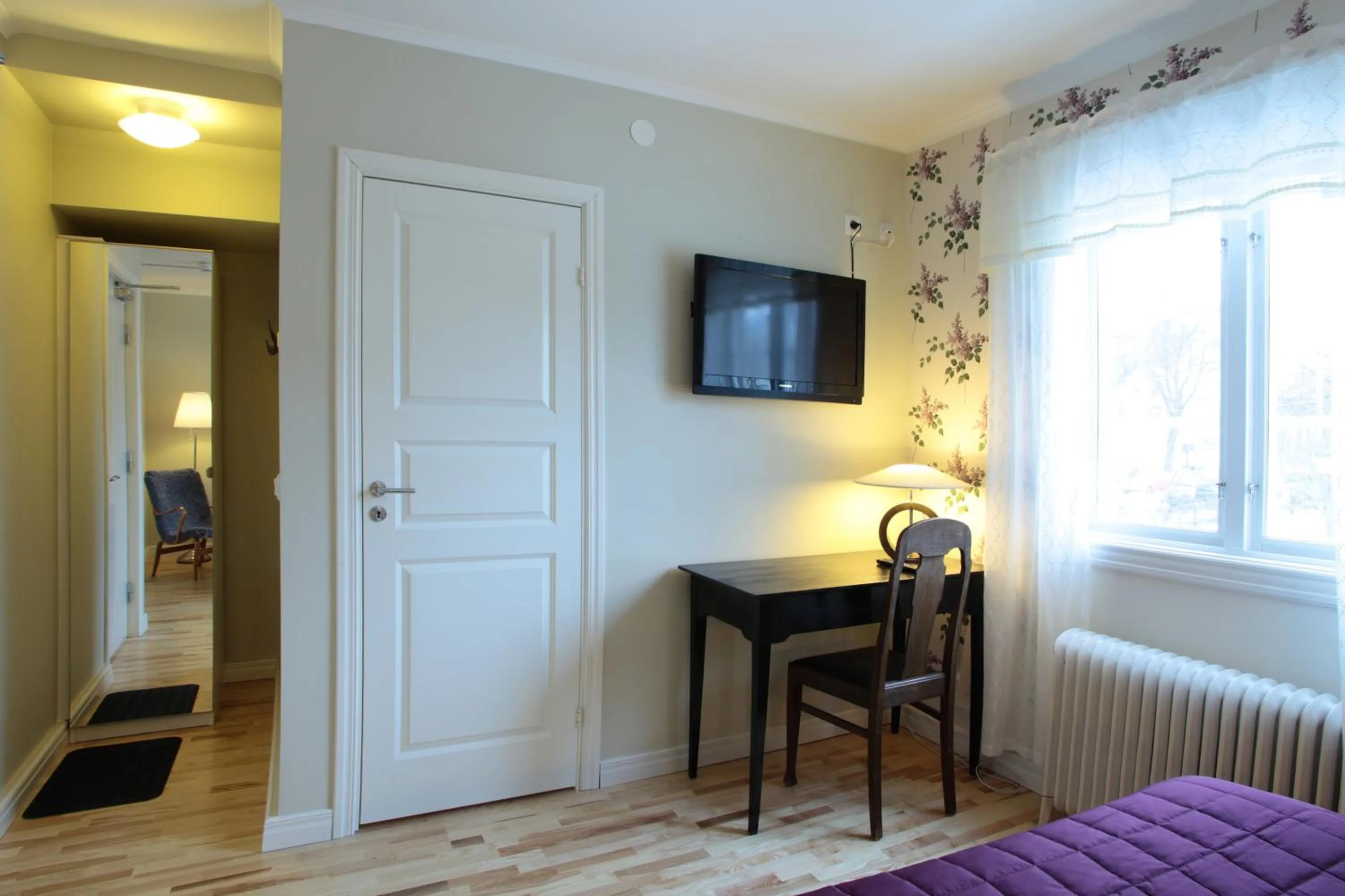 Seating area, Bed in Borgs Villahotell och B&B