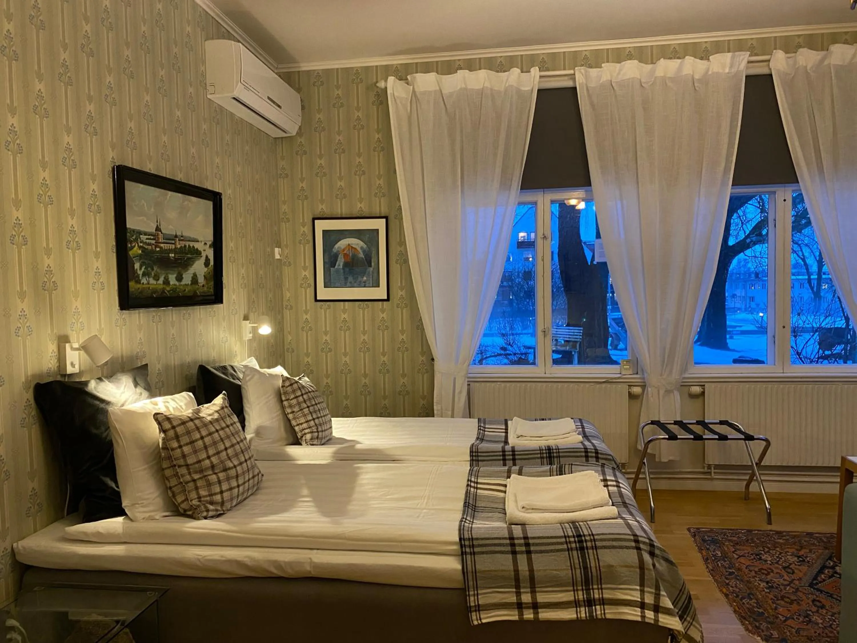 Property building, Bed in Borgs Villahotell och B&B