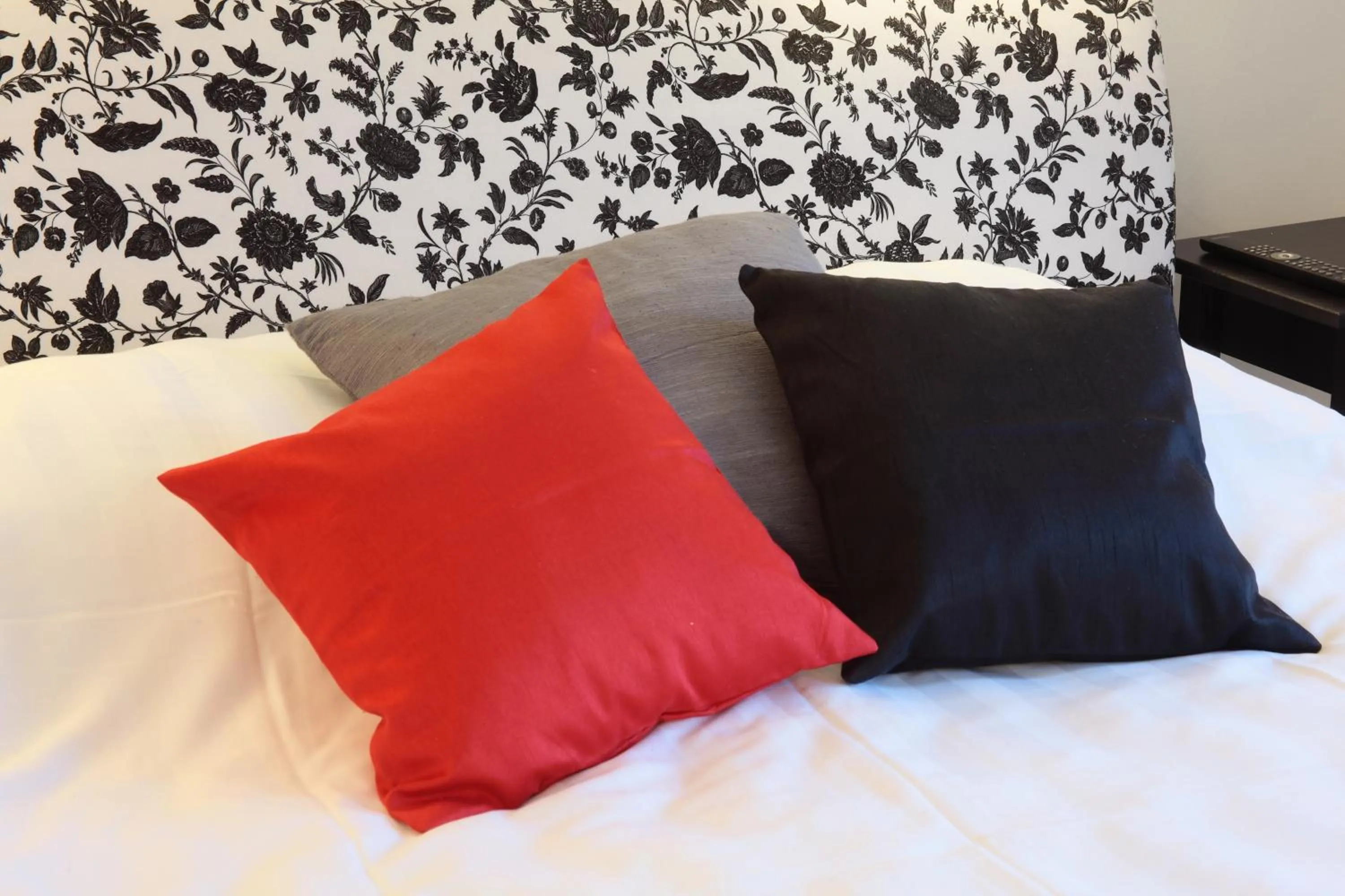 Decorative detail, Bed in Borgs Villahotell och B&B