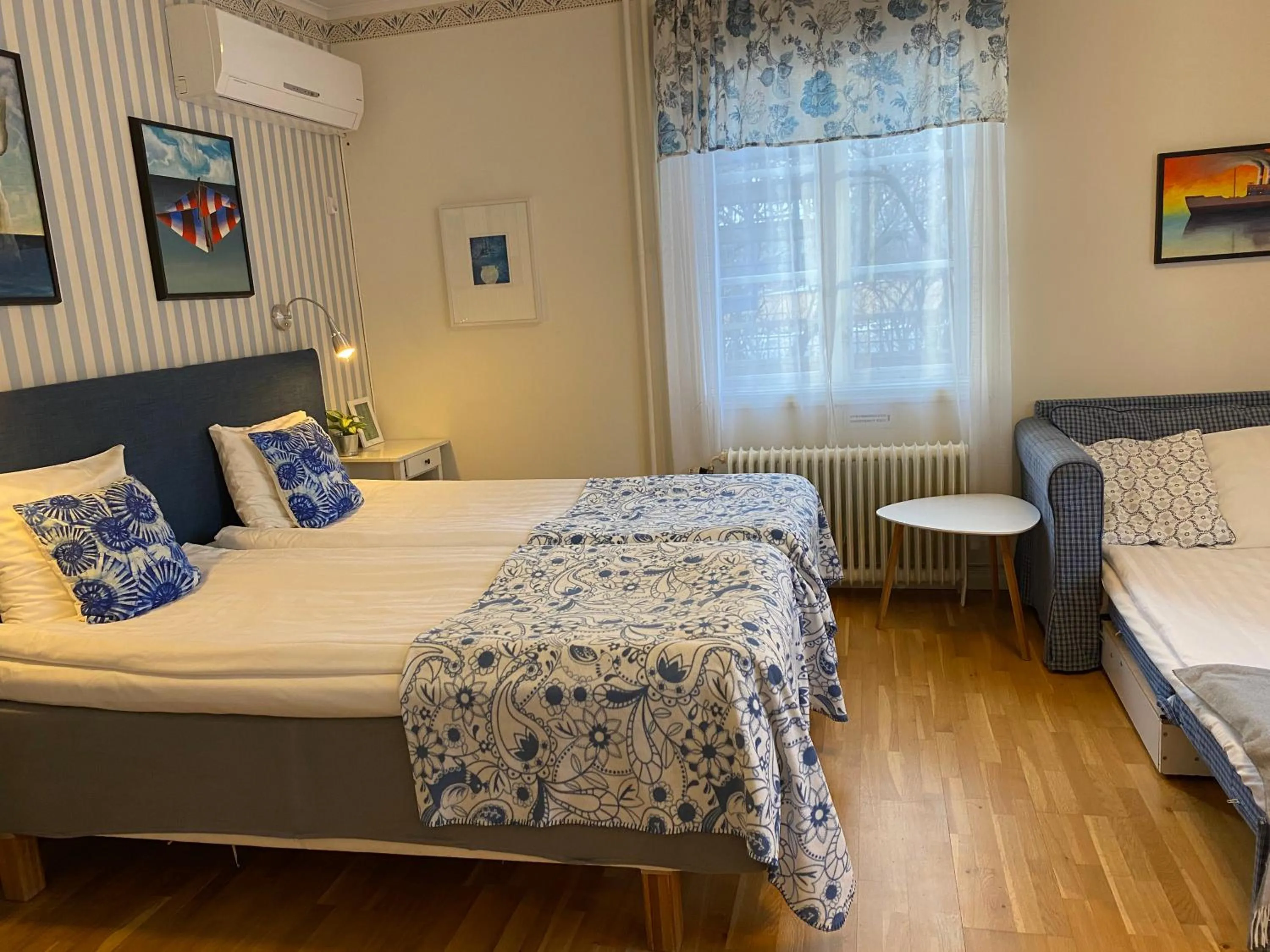 Photo of the whole room, Bed in Borgs Villahotell och B&B