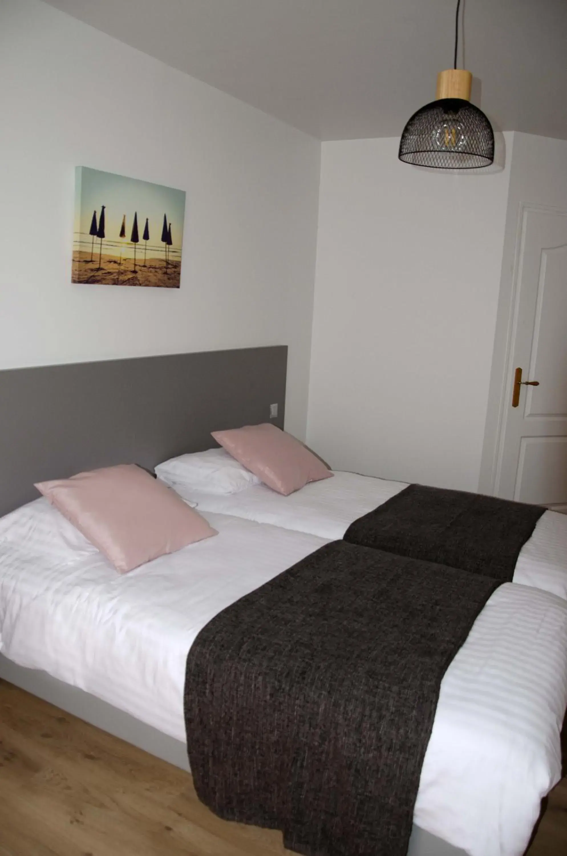 Twin Room in Hotel Aux Rochers de l'Ocean Twin Room in Hotel Aux Rochers de l'Ocean