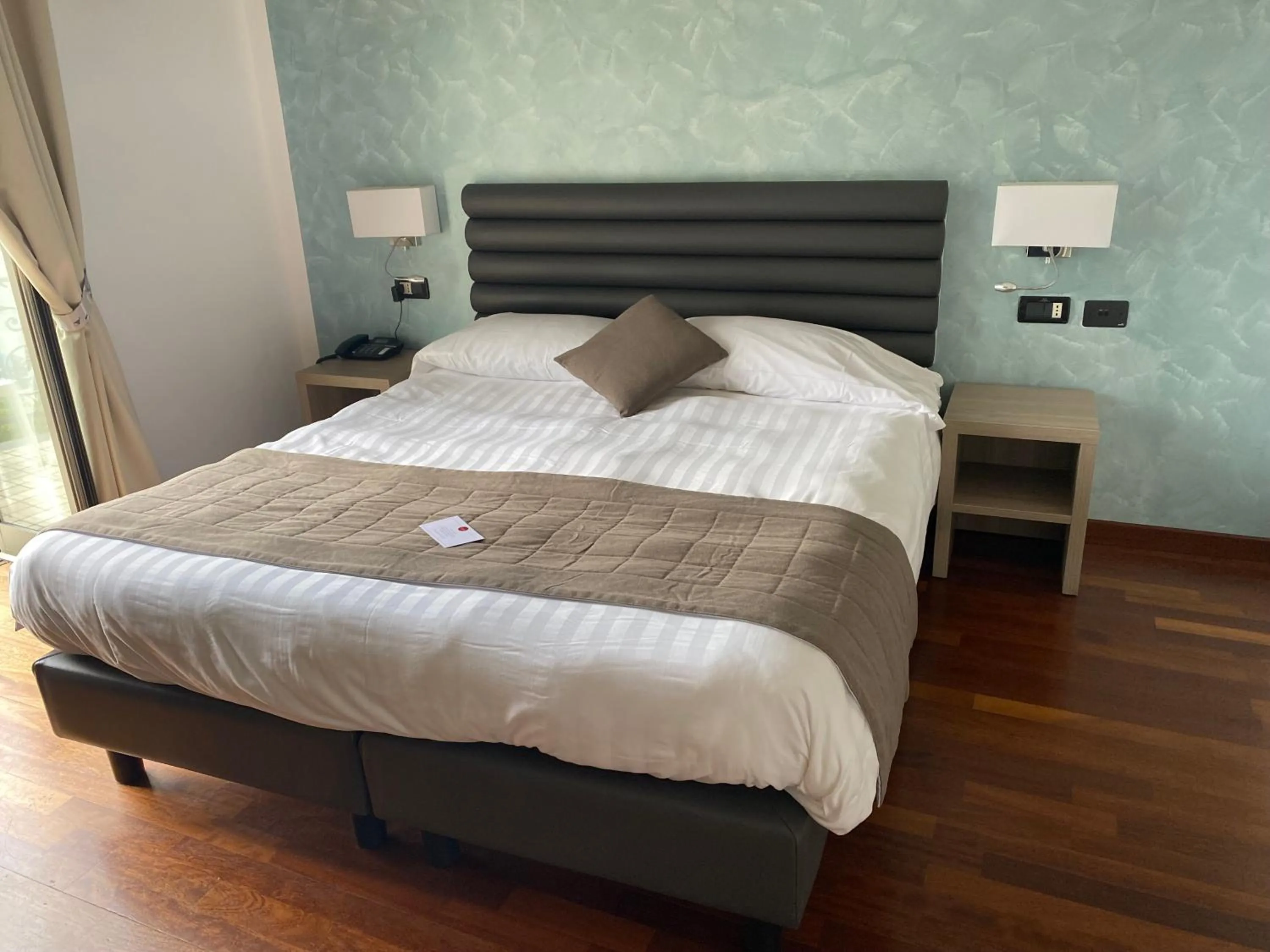 Bed in Hotel Parigi & Spa