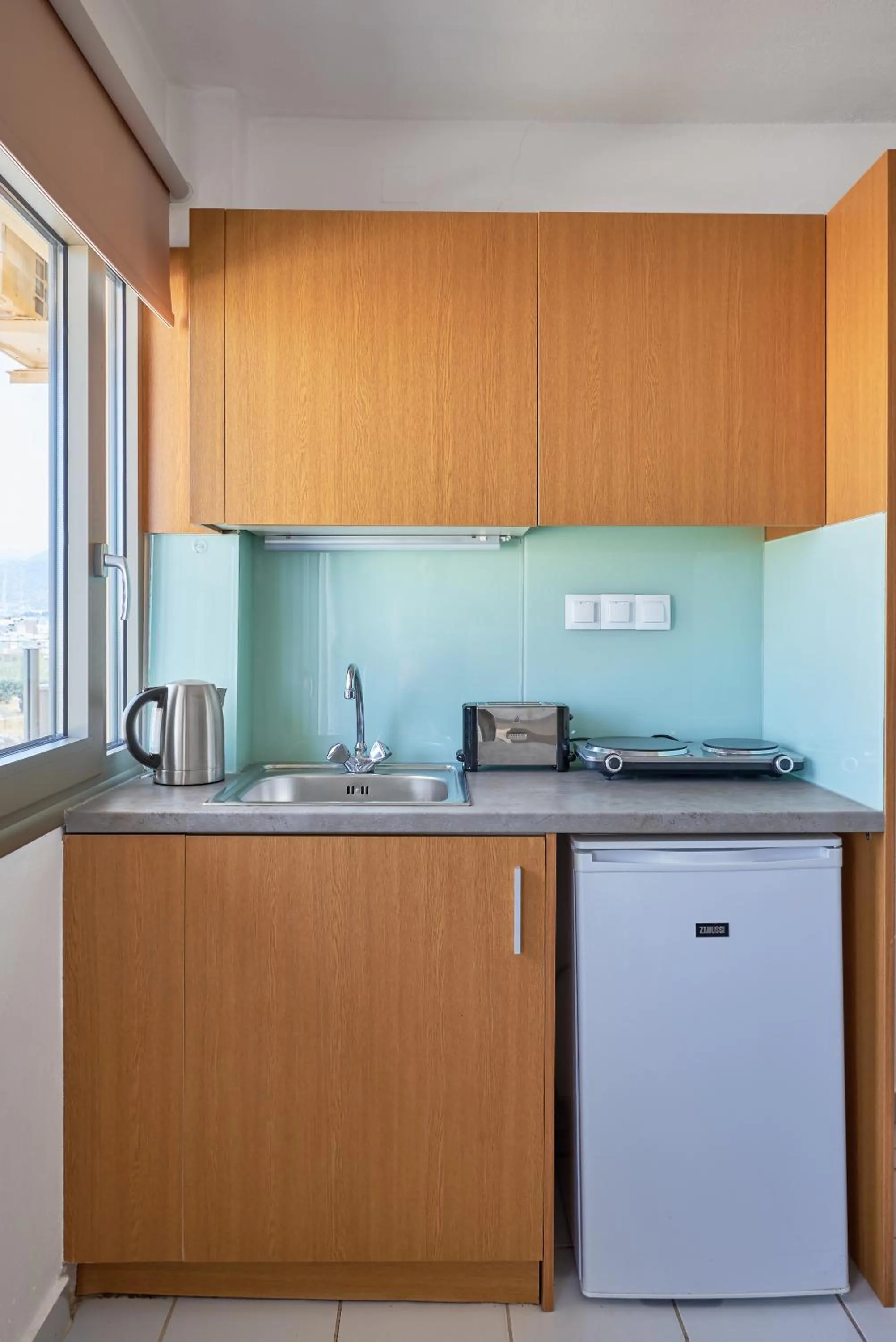 Coffee/tea facilities in Acropolis Apartments