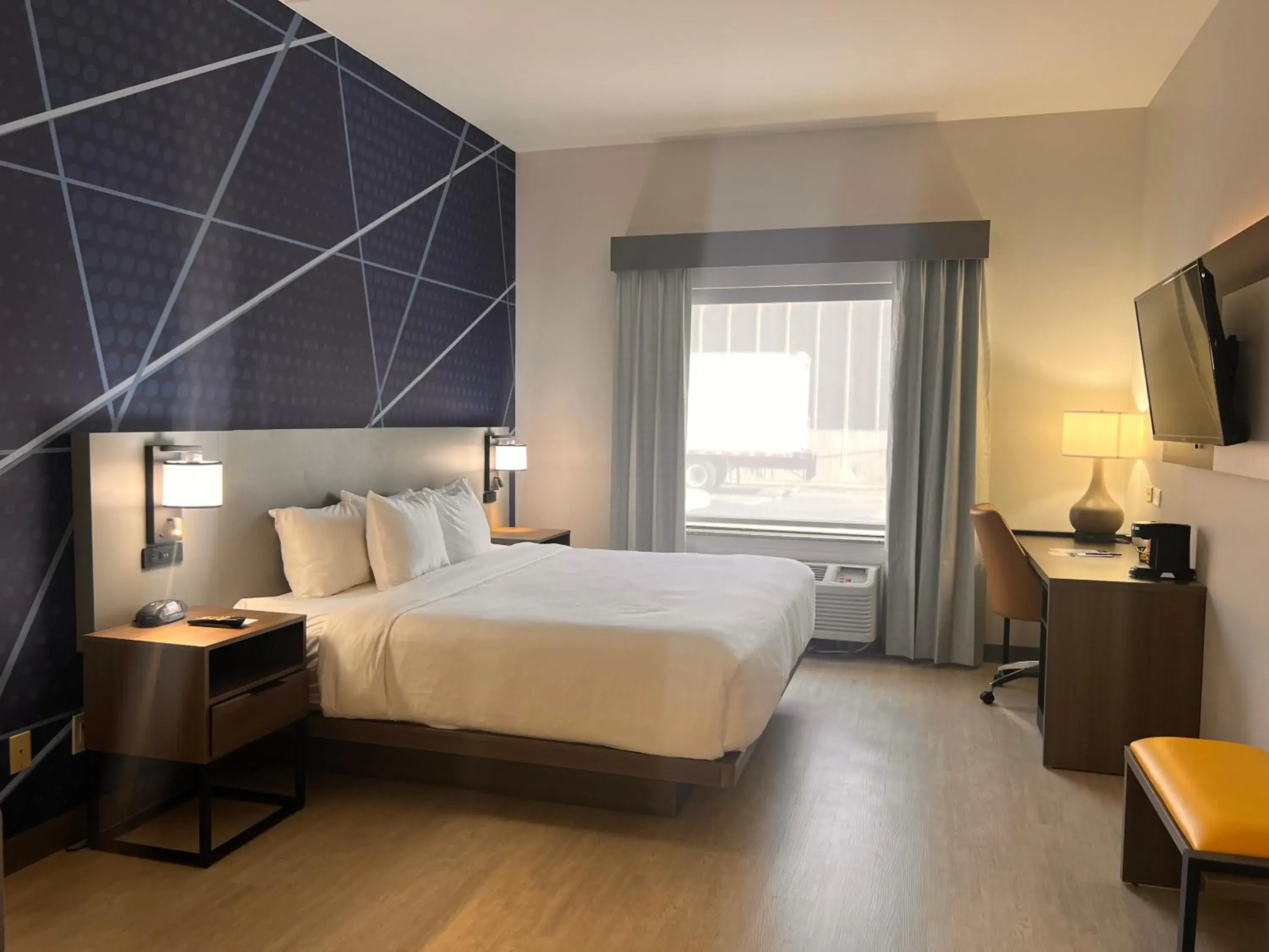 King Suite - Accessible/Non-Smoking in Comfort Suites Louisville Airport King Suite - Accessible/Non-Smoking in Comfort Suites Louisville Airport