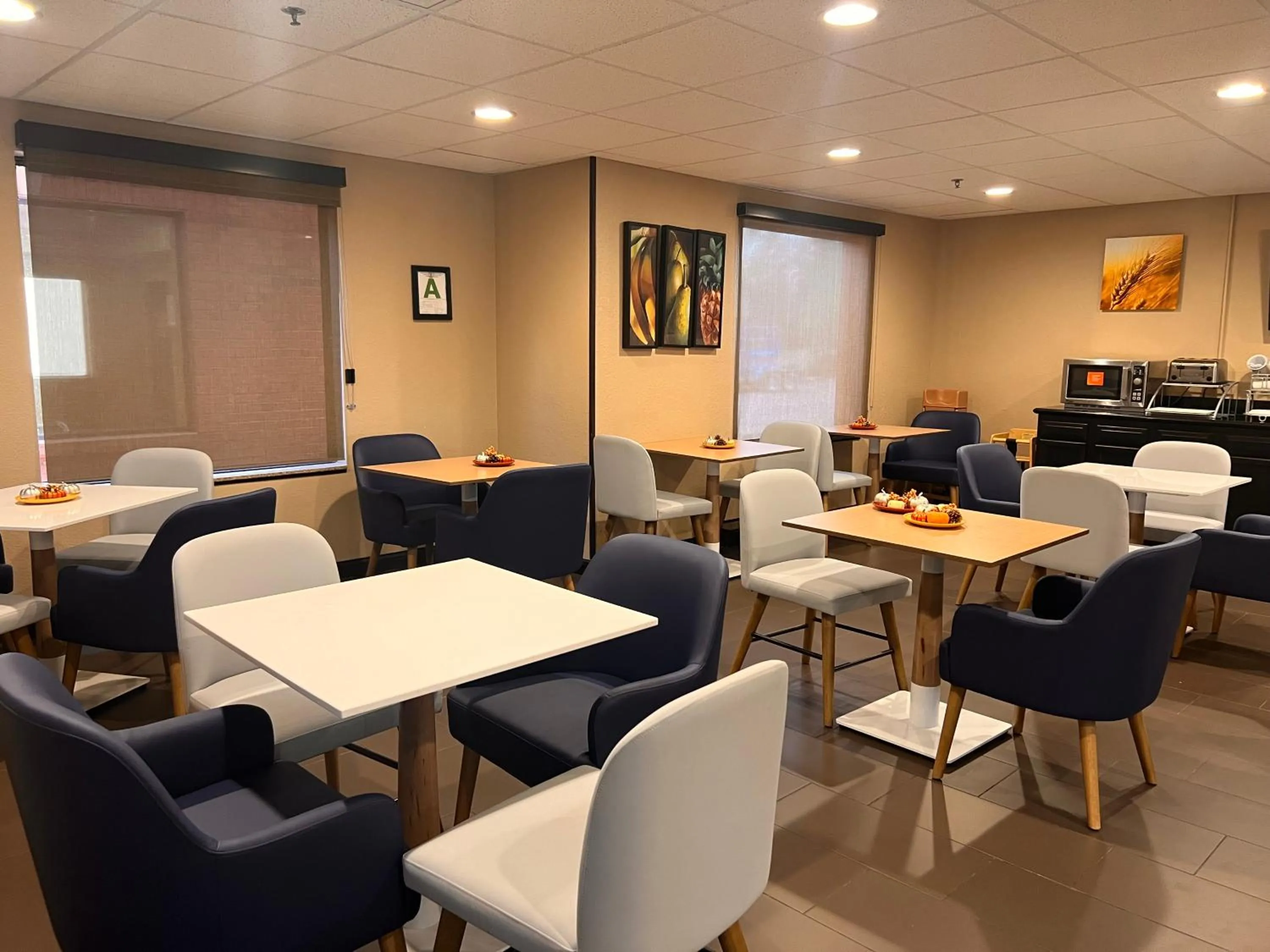 Breakfast in Comfort Suites Louisville Airport