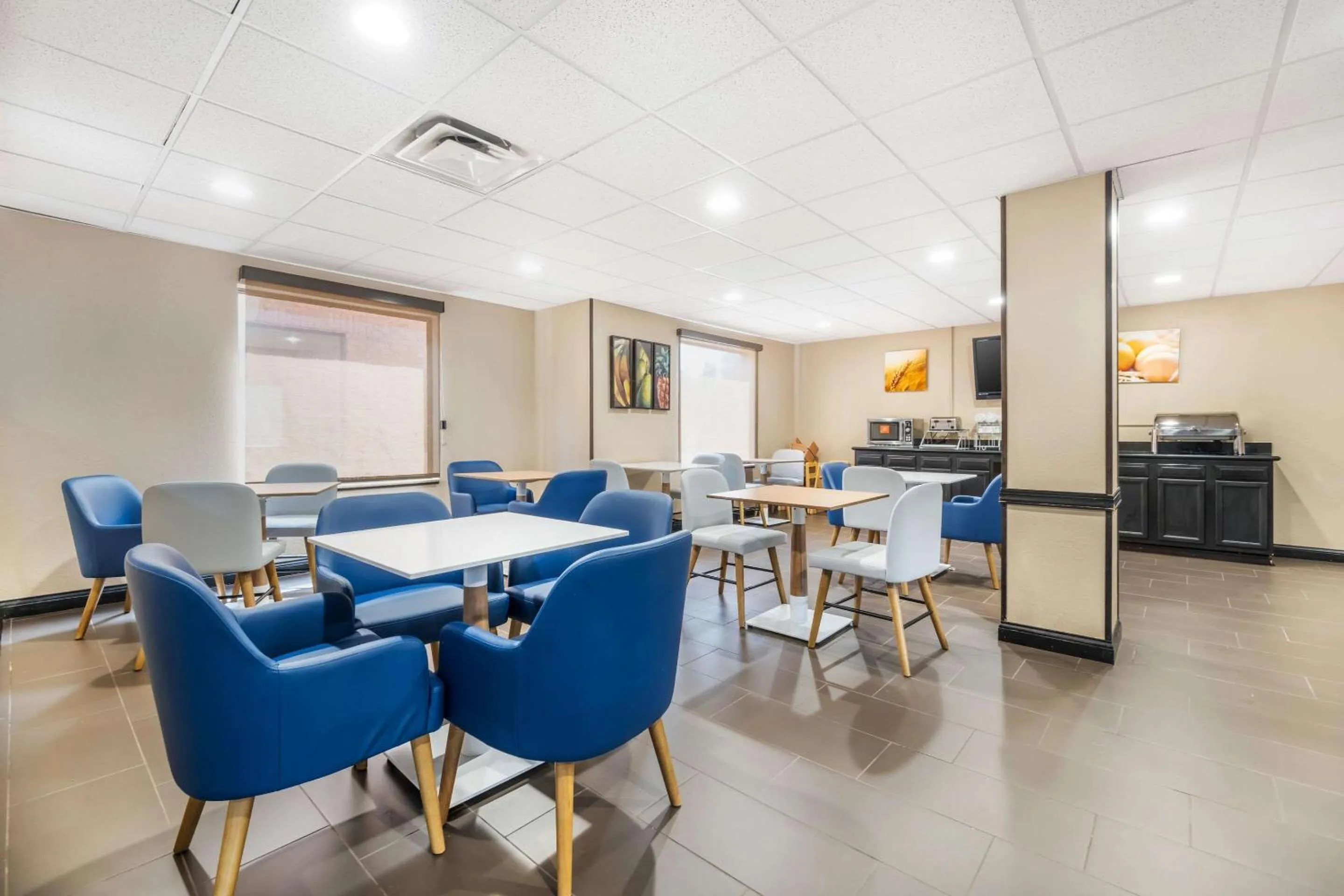 Breakfast in Comfort Suites Louisville Airport